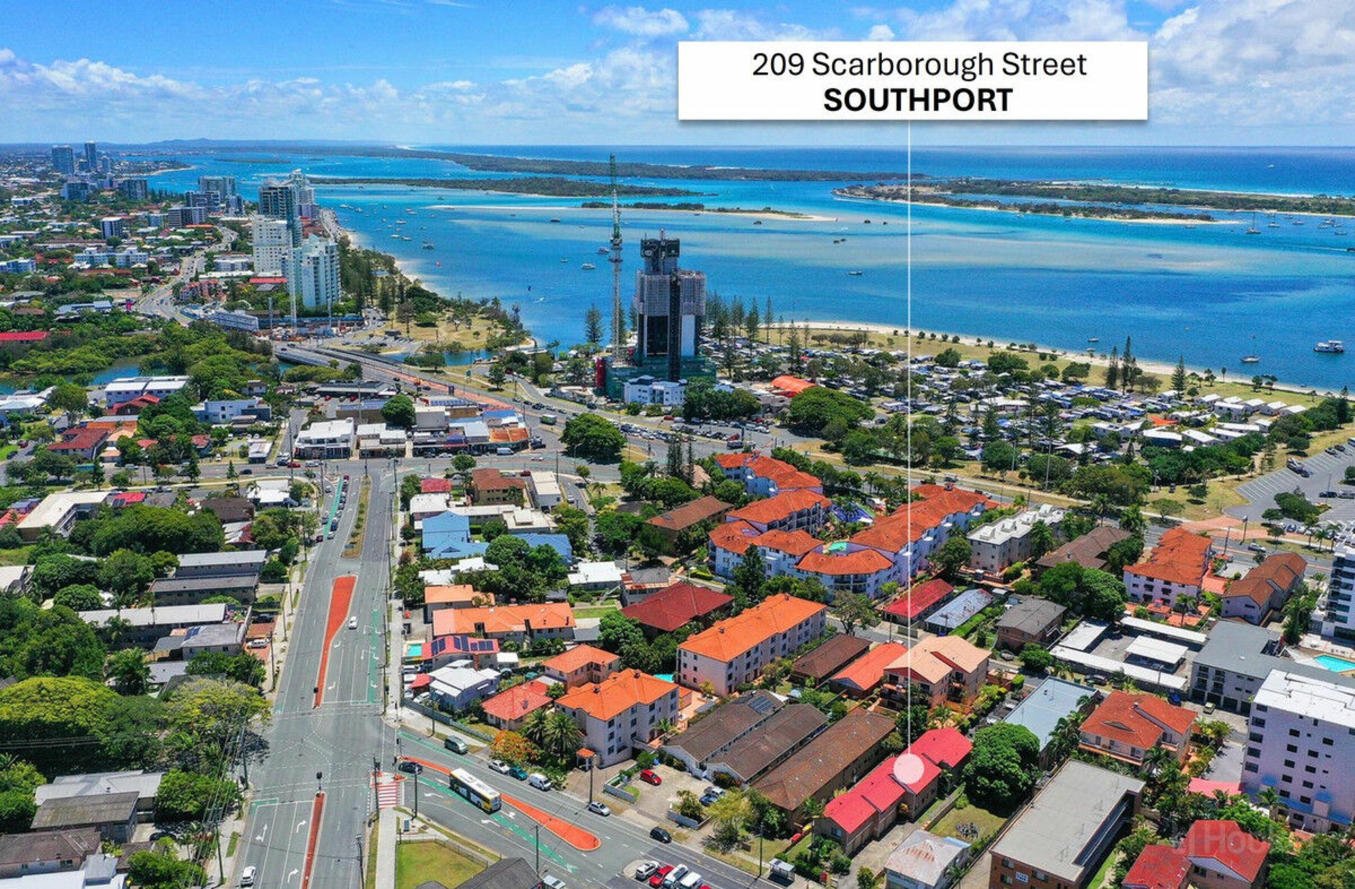 2/209 scarborough Street, SOUTHPORT