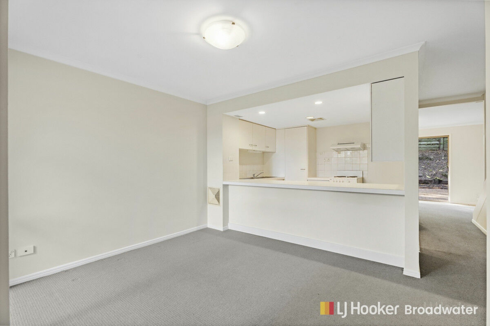 2/79 Government Road, LABRADOR