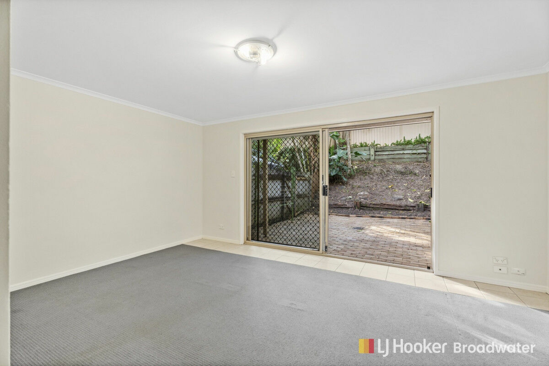2/79 Government Road, LABRADOR