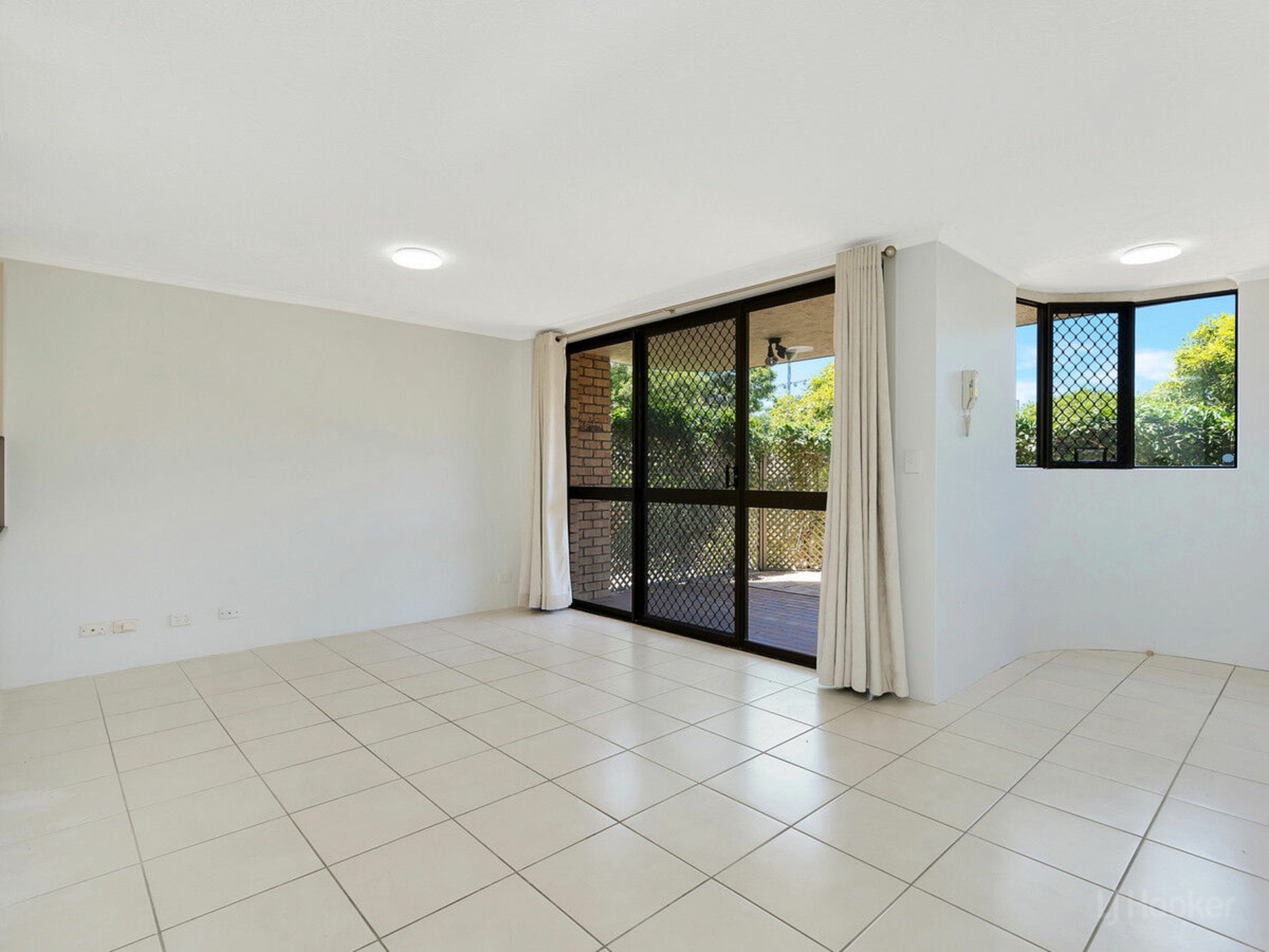 2/33 Whiting Street, LABRADOR