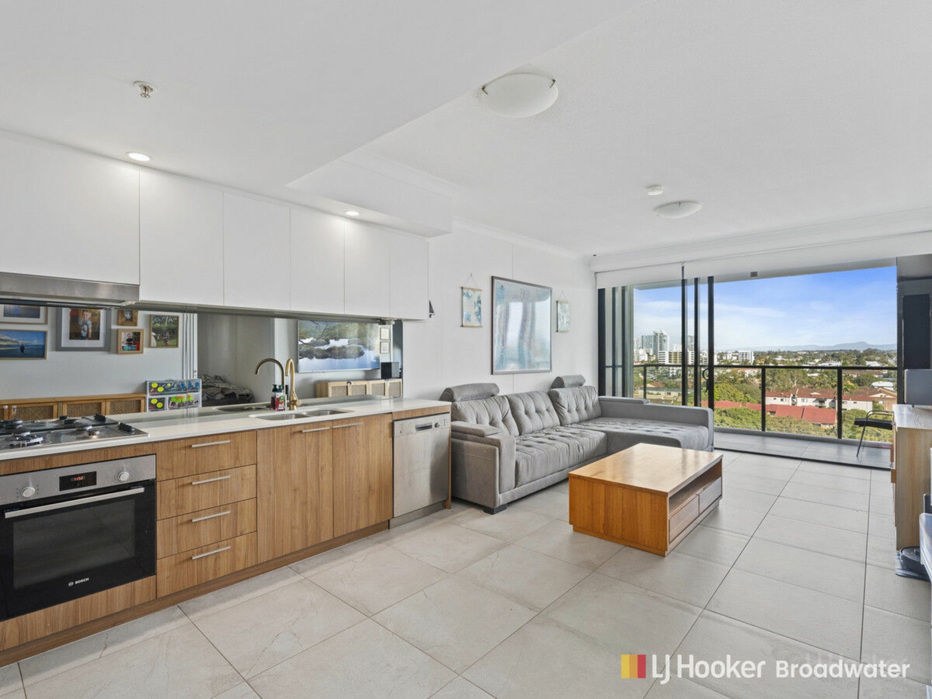904/372 Marine Parade, LABRADOR