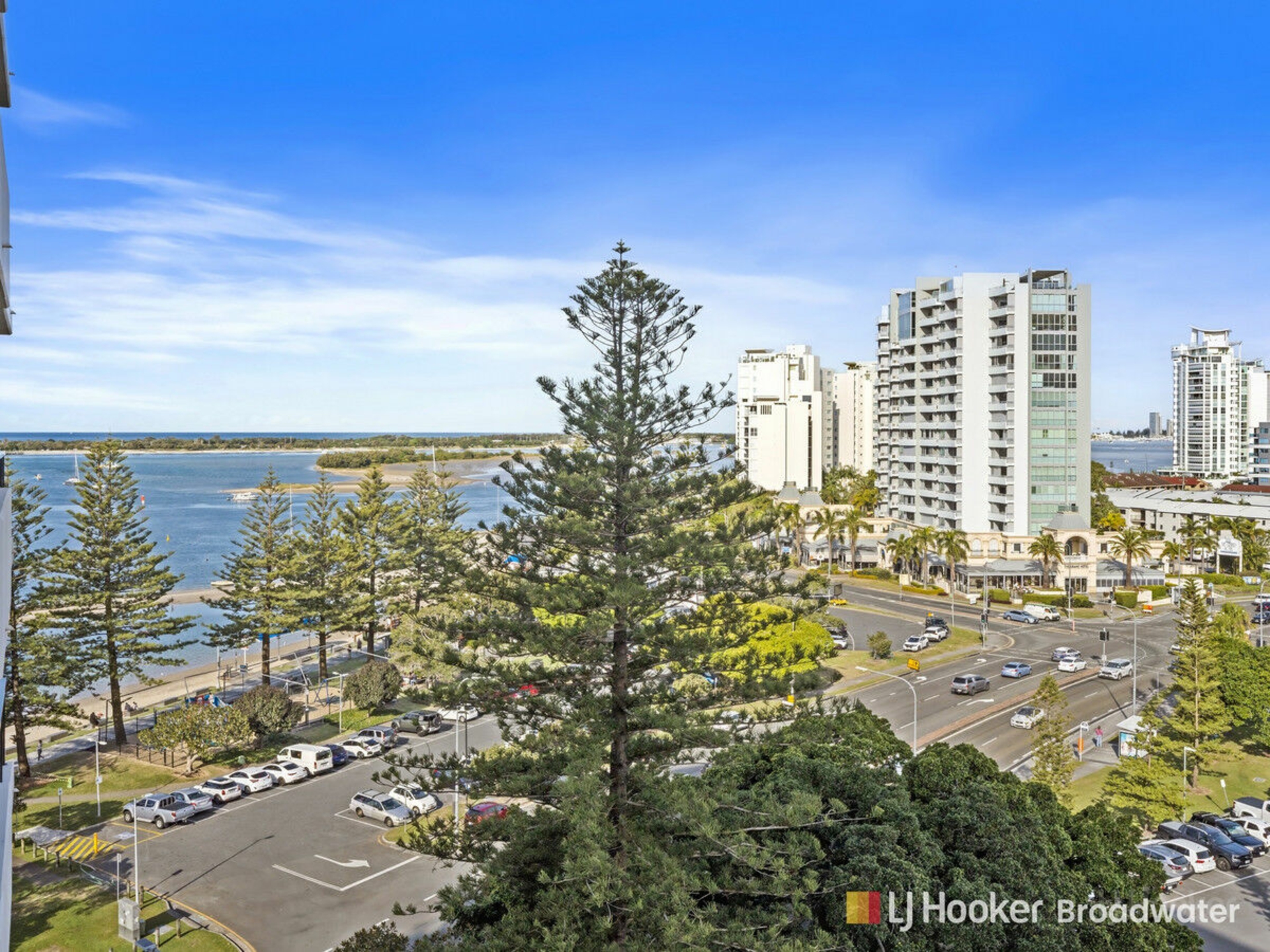 904/372 Marine Parade, LABRADOR