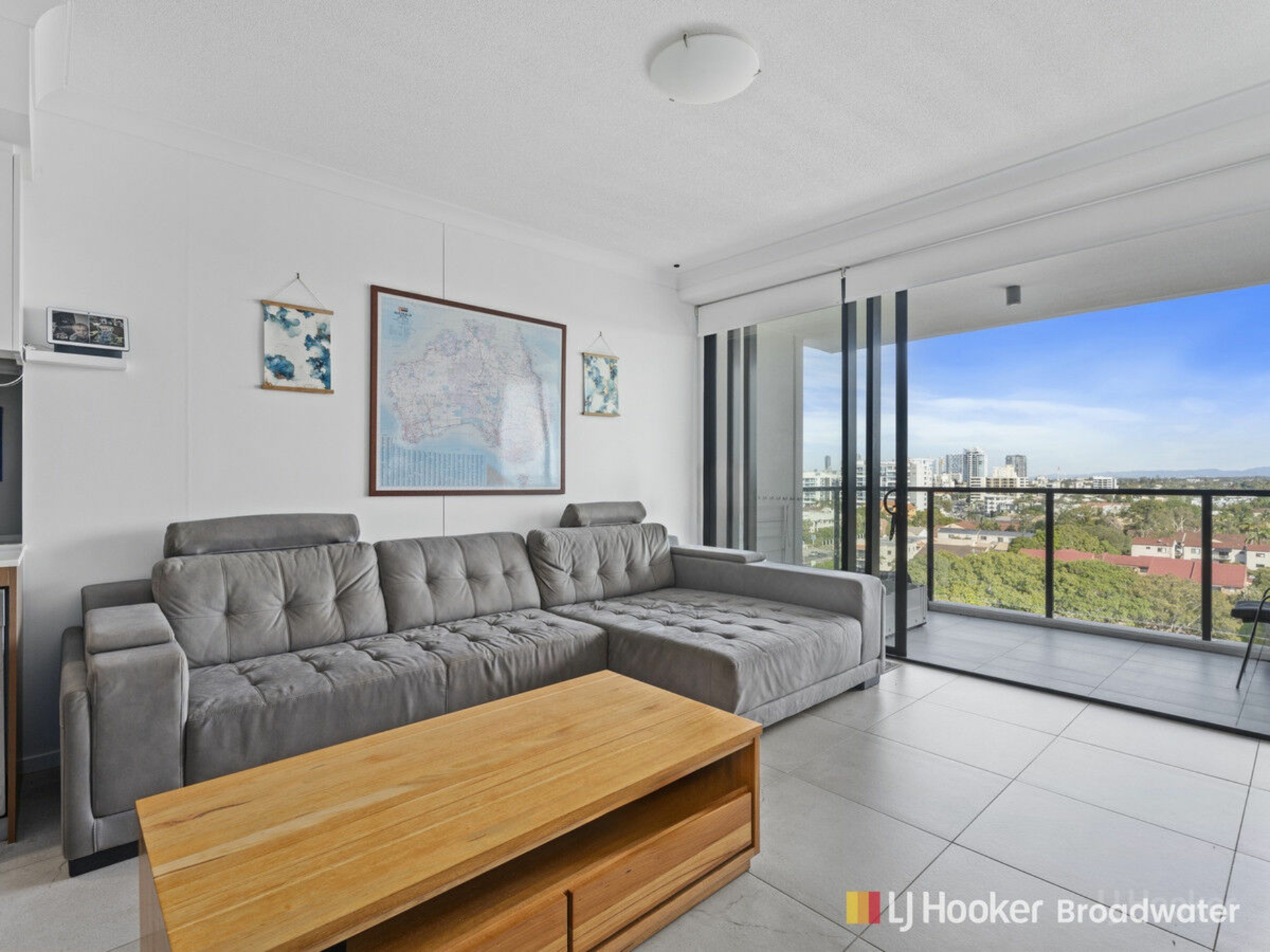 904/372 Marine Parade, LABRADOR
