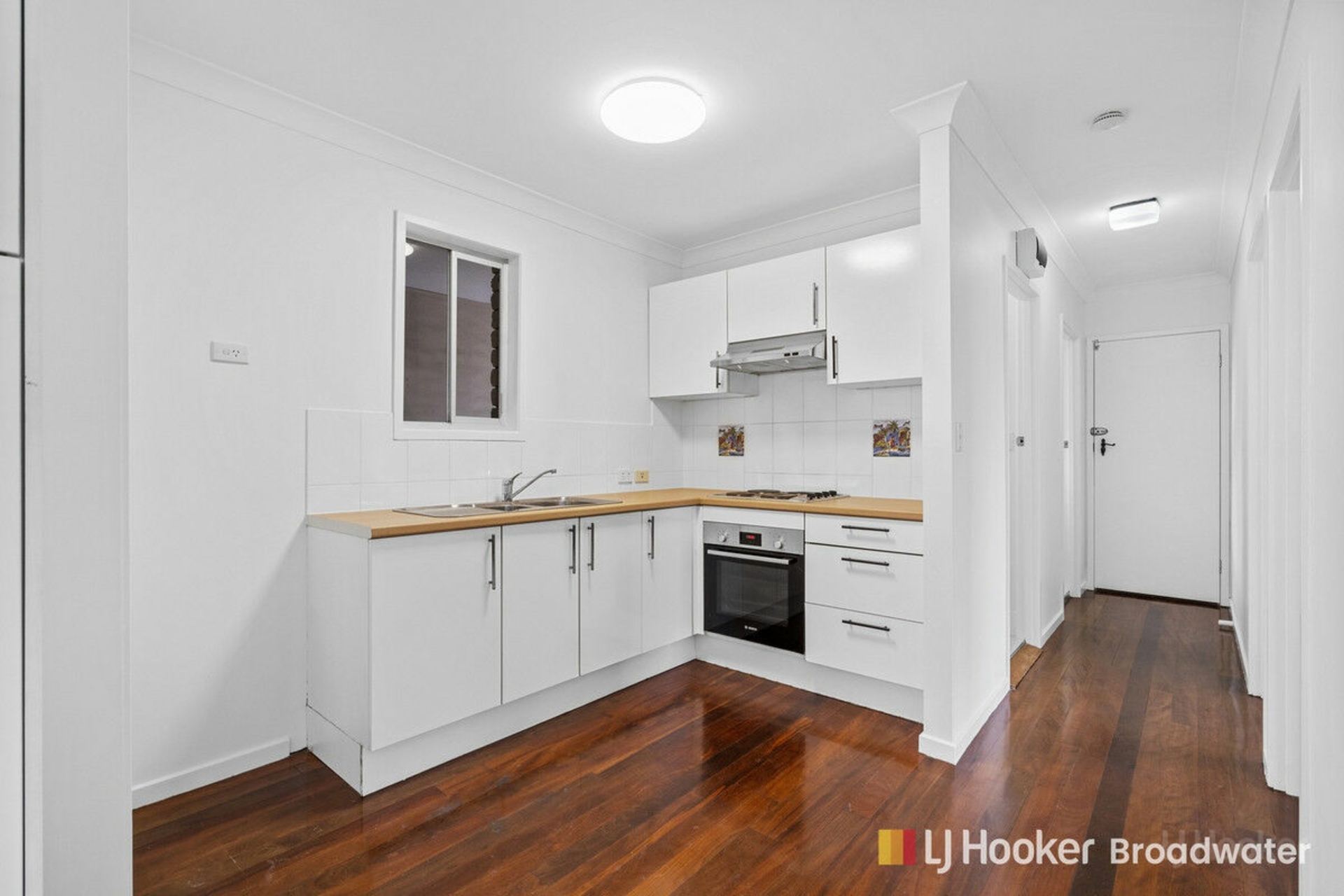 5/6 Imperial Parade, LABRADOR