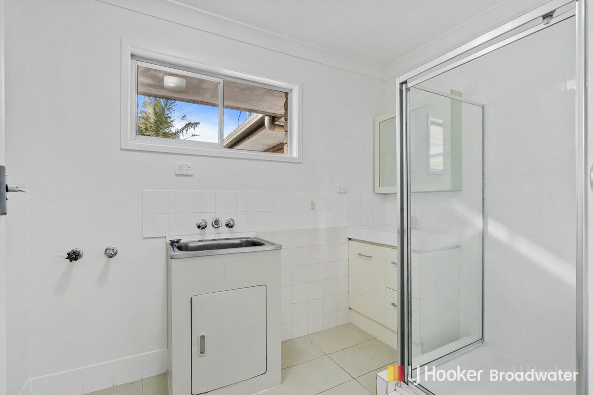 5/6 Imperial Parade, LABRADOR