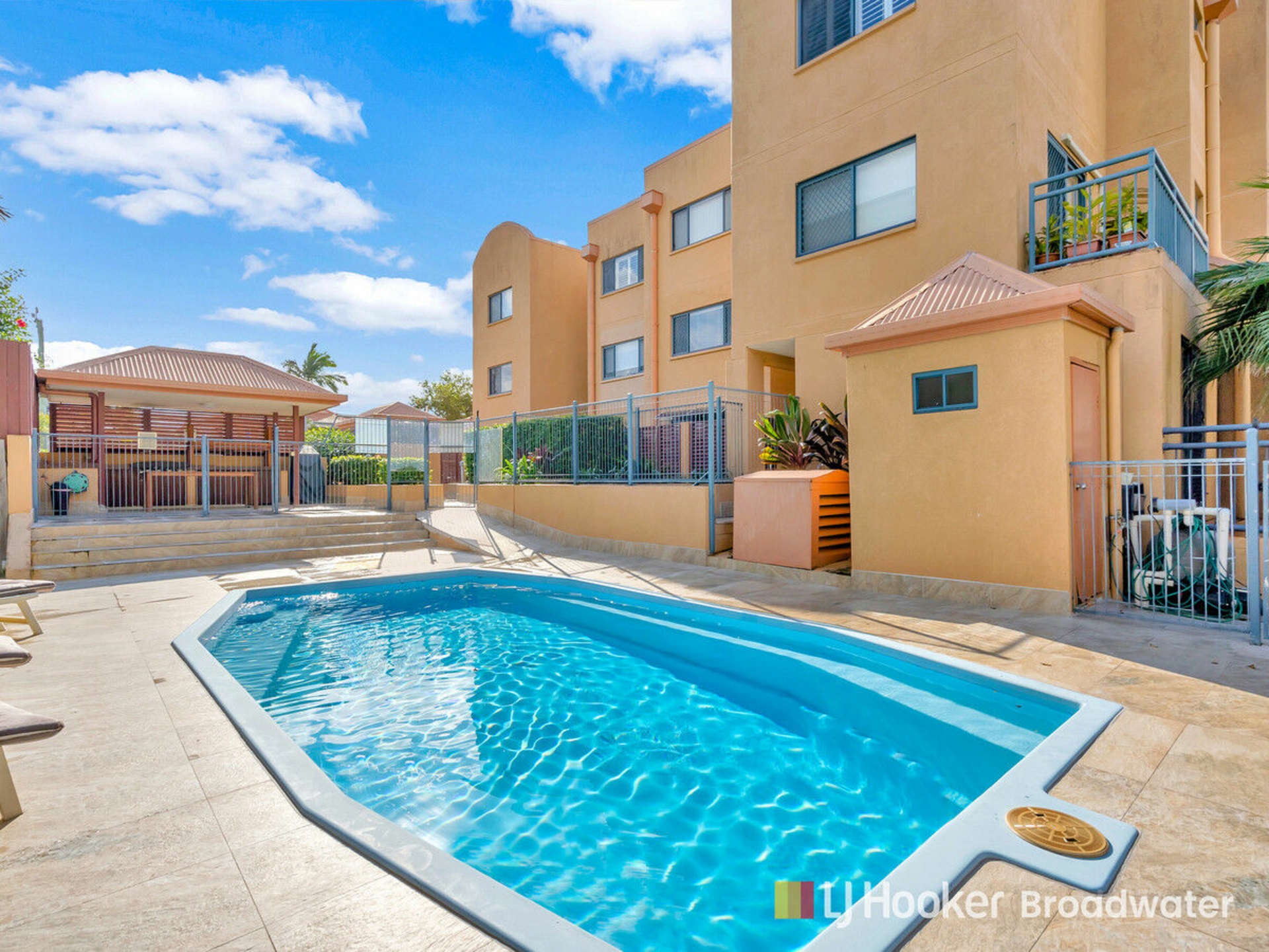 2/83 Brighton Street, BIGGERA WATERS
