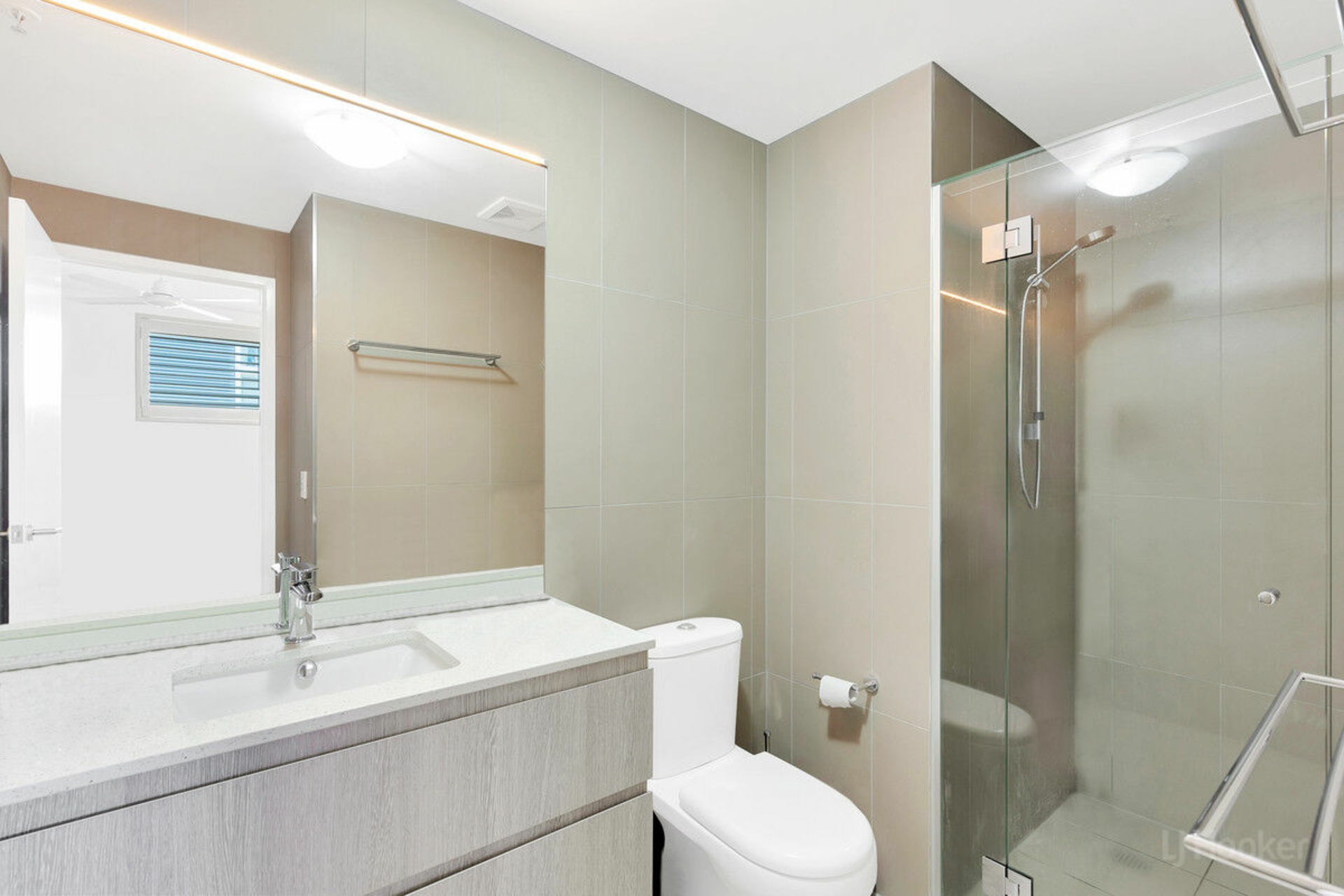 807/378 Marine Parade, LABRADOR
