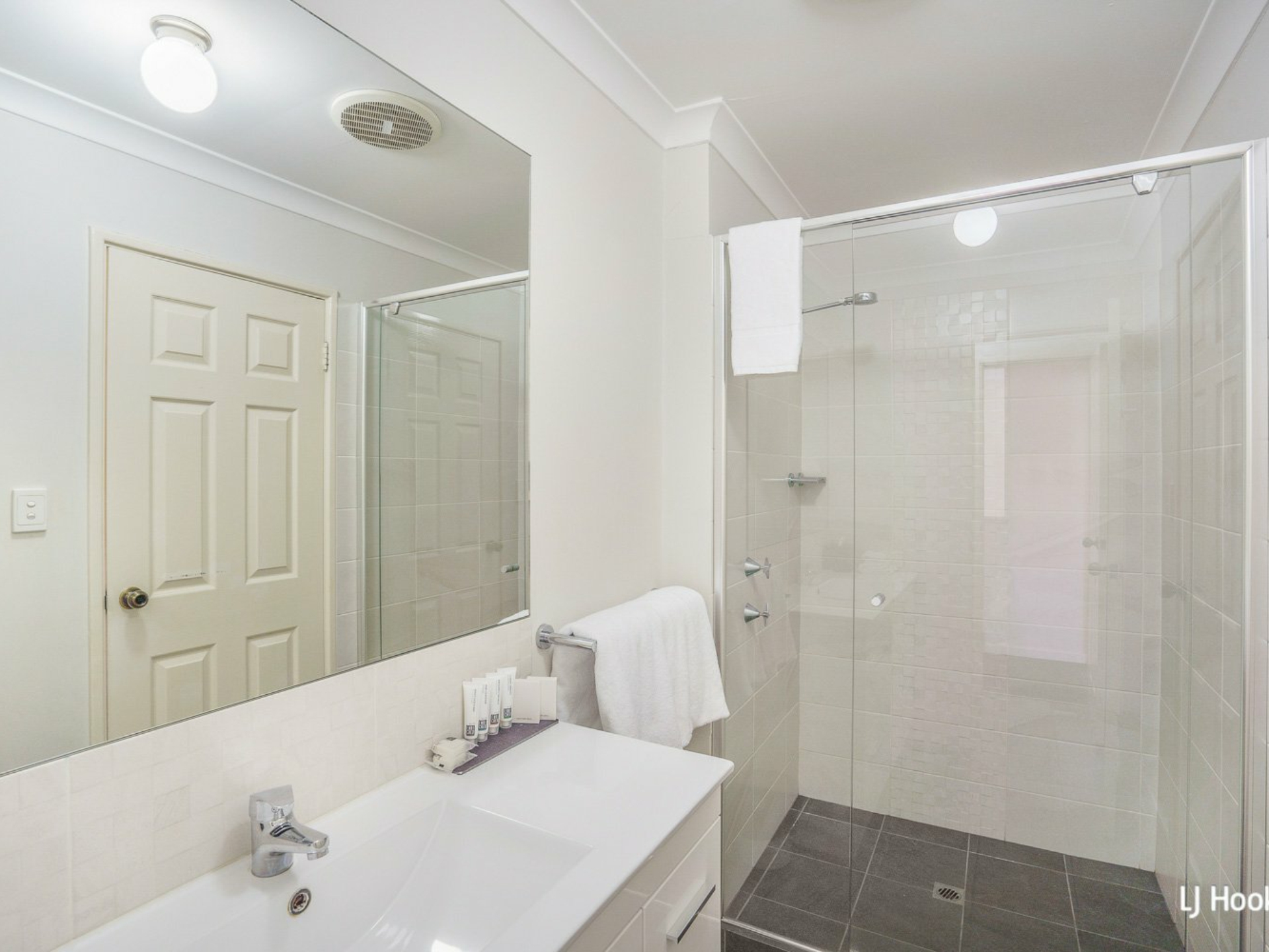10/12 Kimberley Street, BELMONT