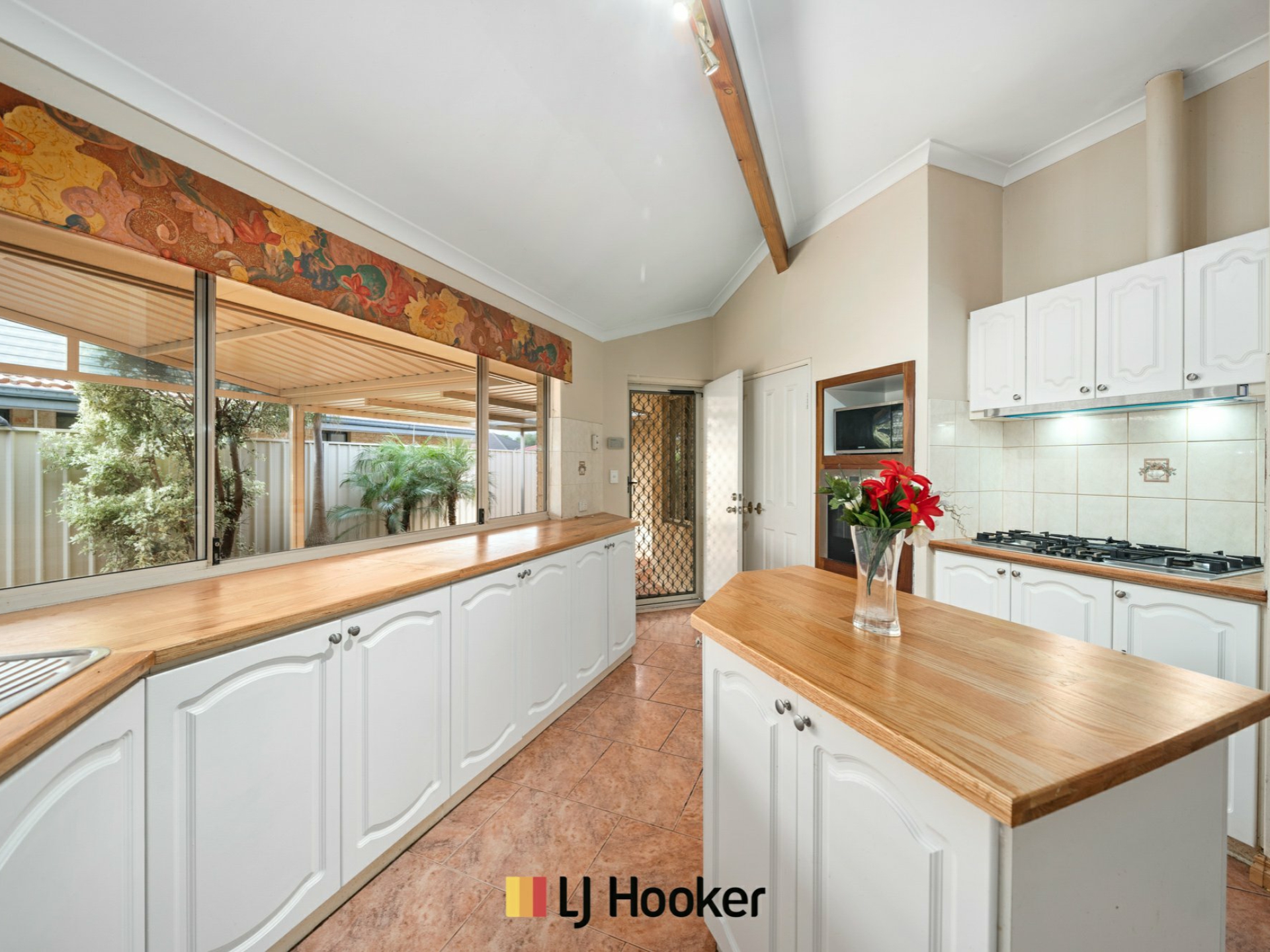 5 Rosea Court, THORNLIE
