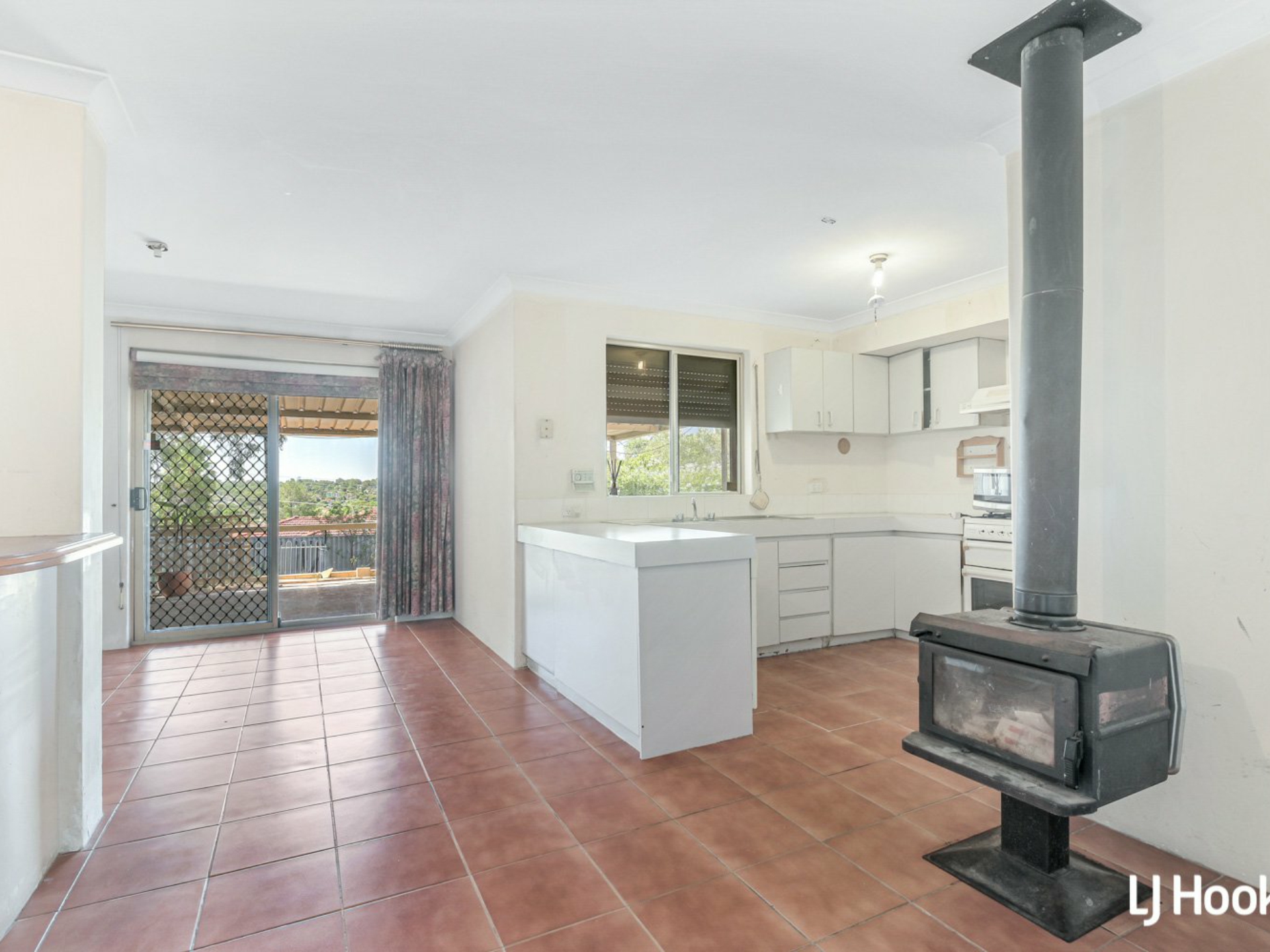 2 Liquidambar Heights, MIRRABOOKA