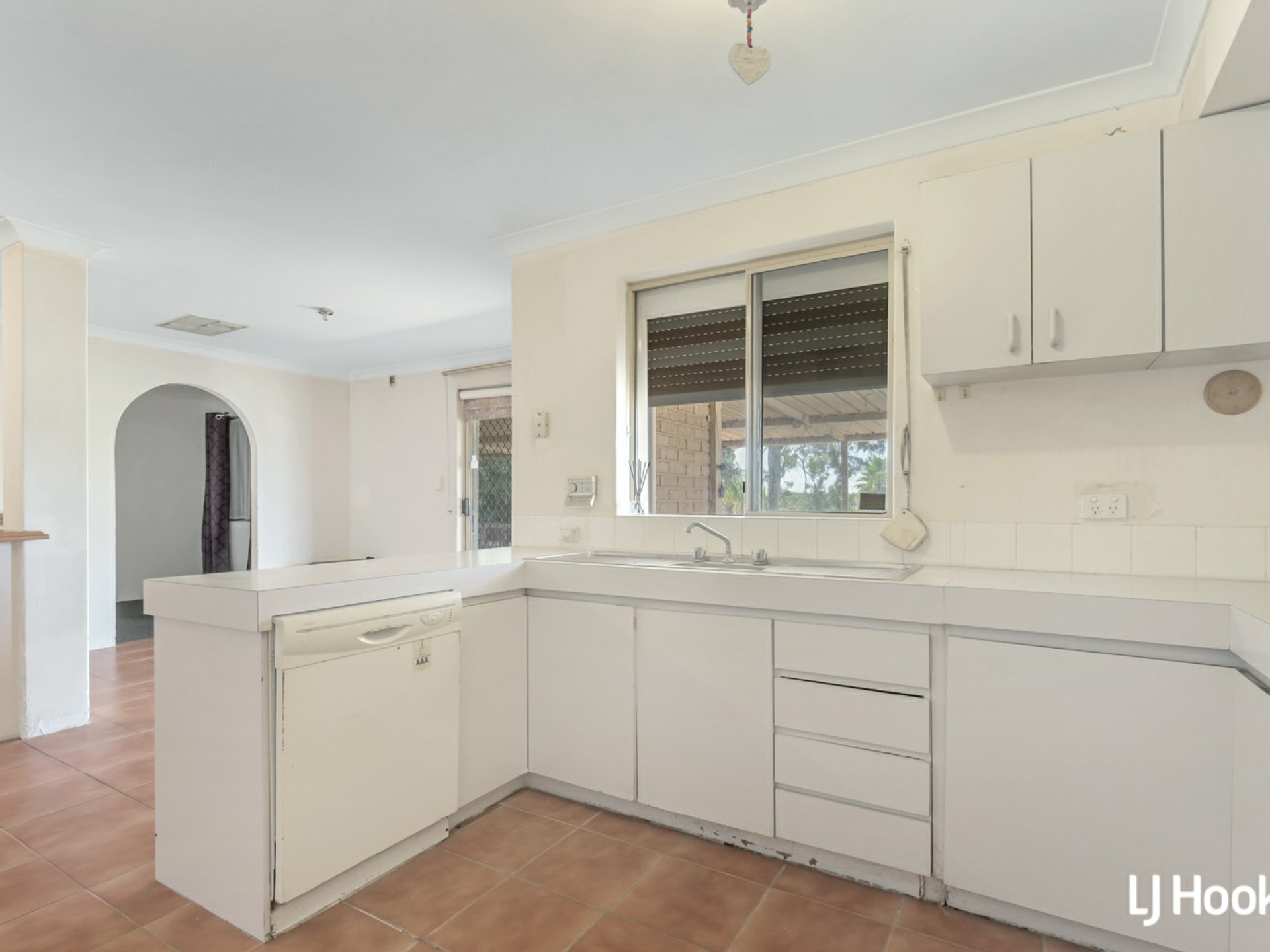 2 Liquidambar Heights, MIRRABOOKA