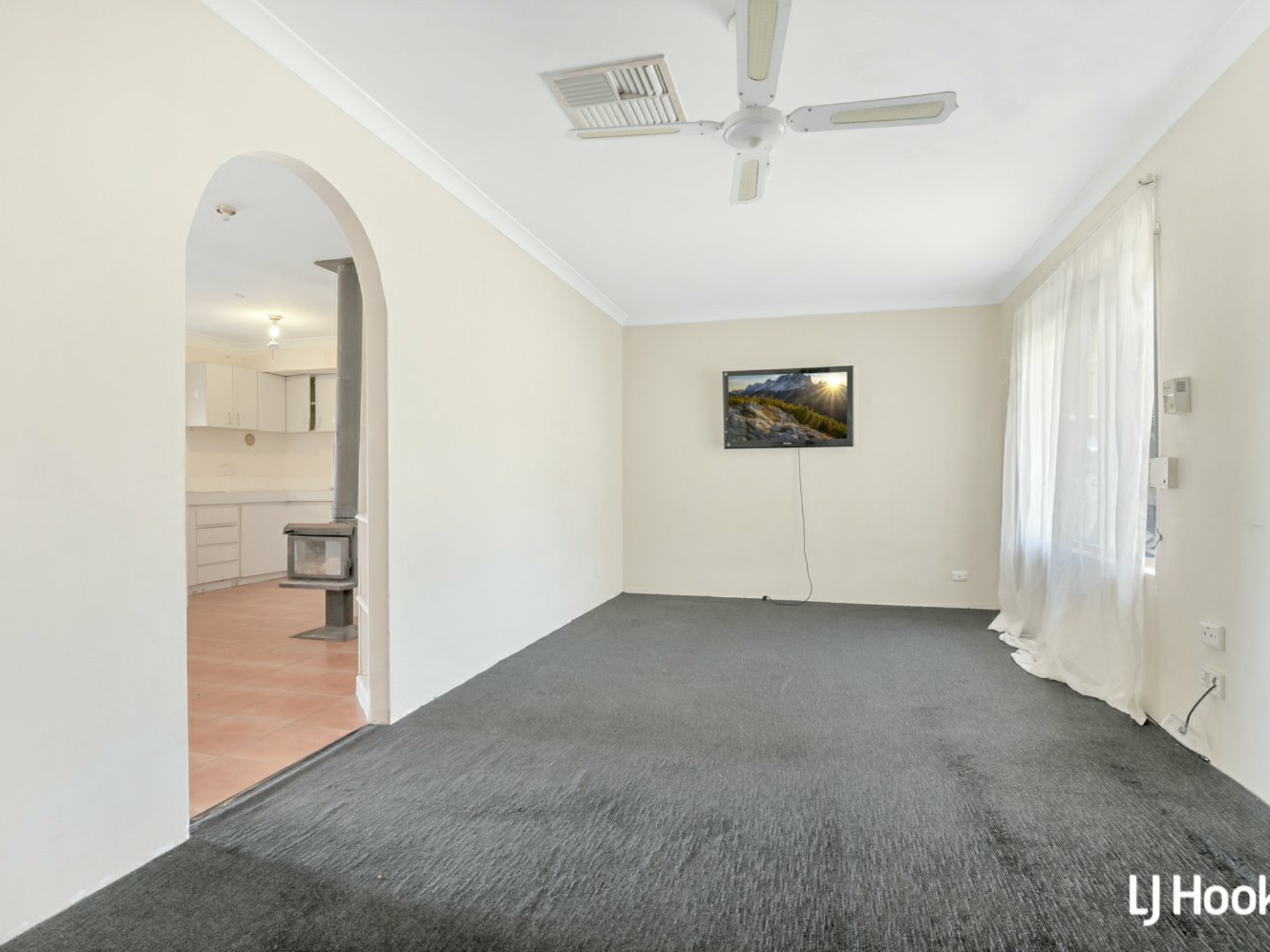 2 Liquidambar Heights, MIRRABOOKA