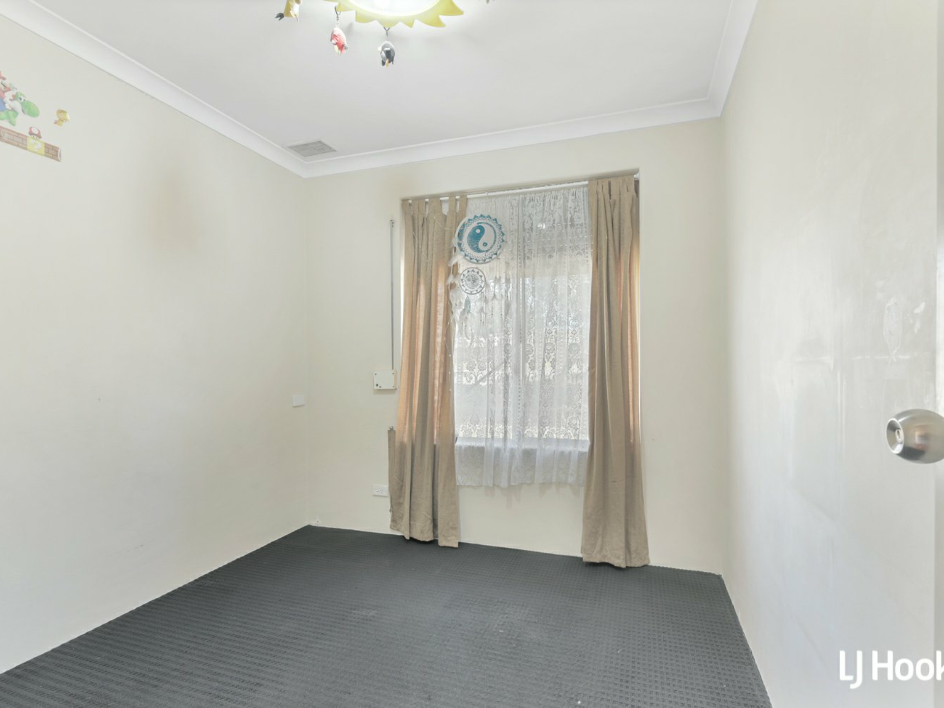 2 Liquidambar Heights, MIRRABOOKA