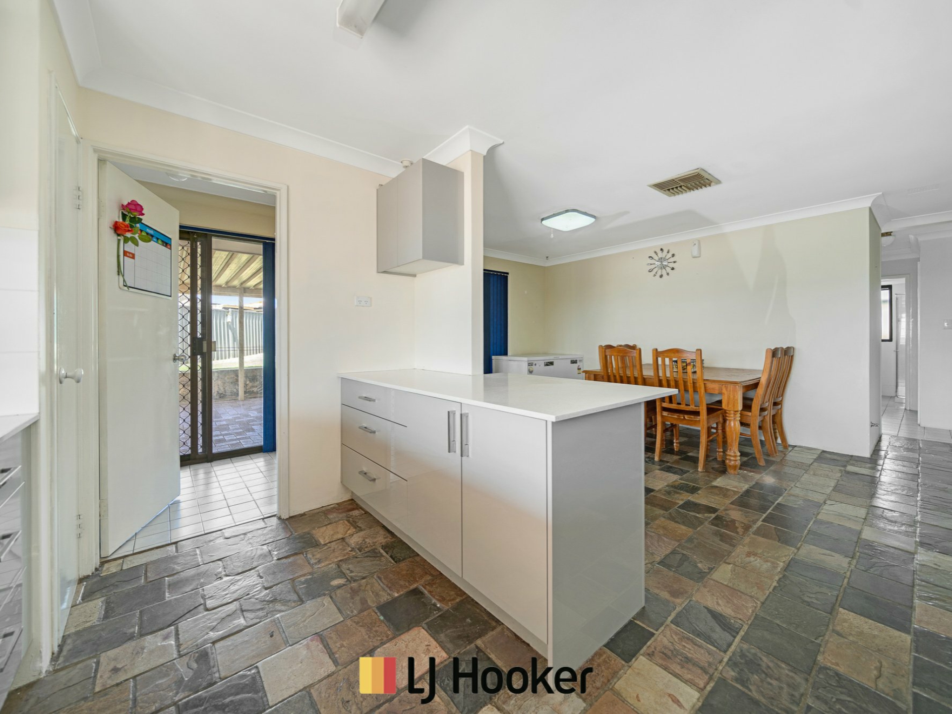 6 Woodbine Terrrace, MIRRABOOKA