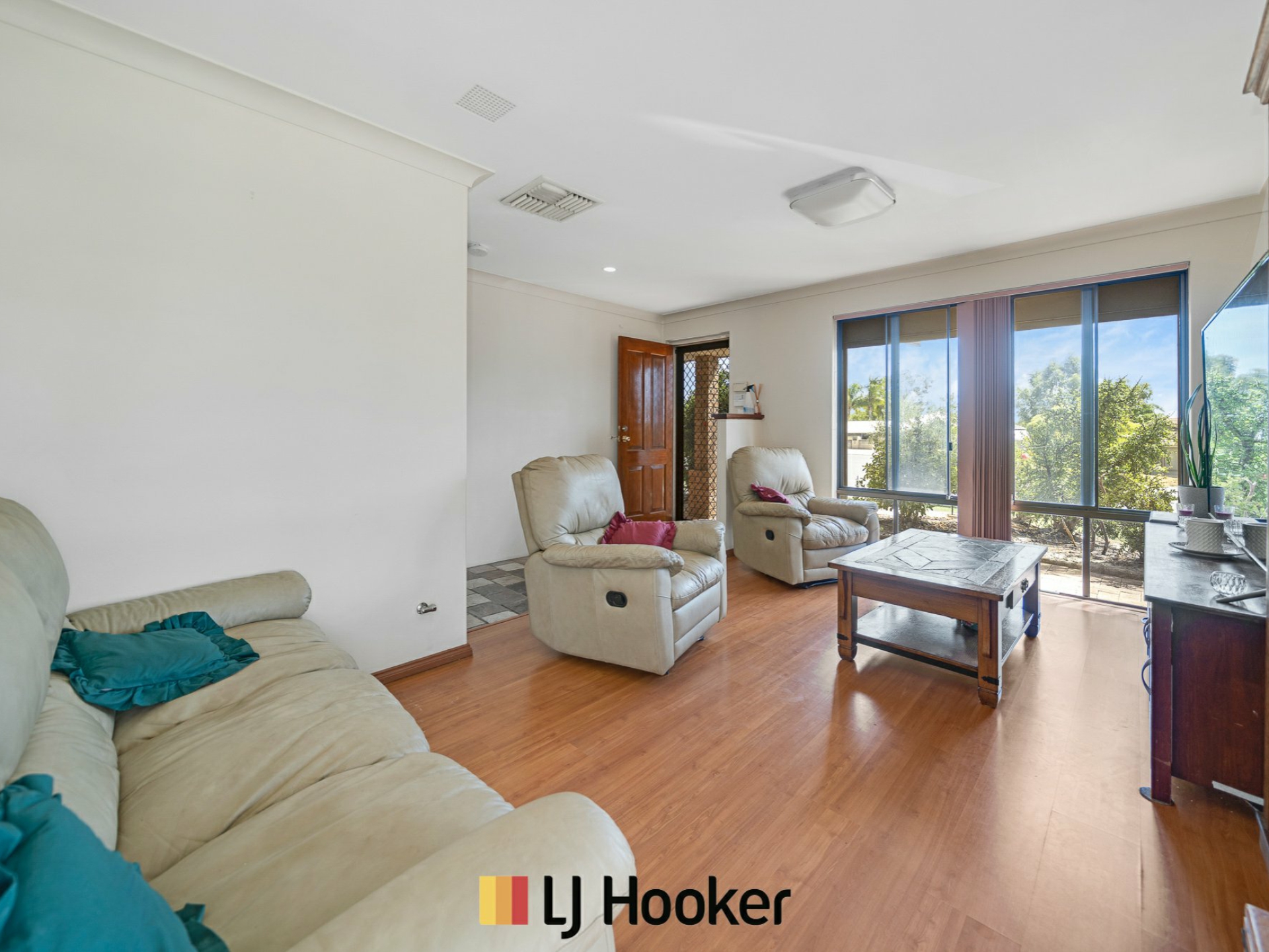 6 Woodbine Terrrace, MIRRABOOKA