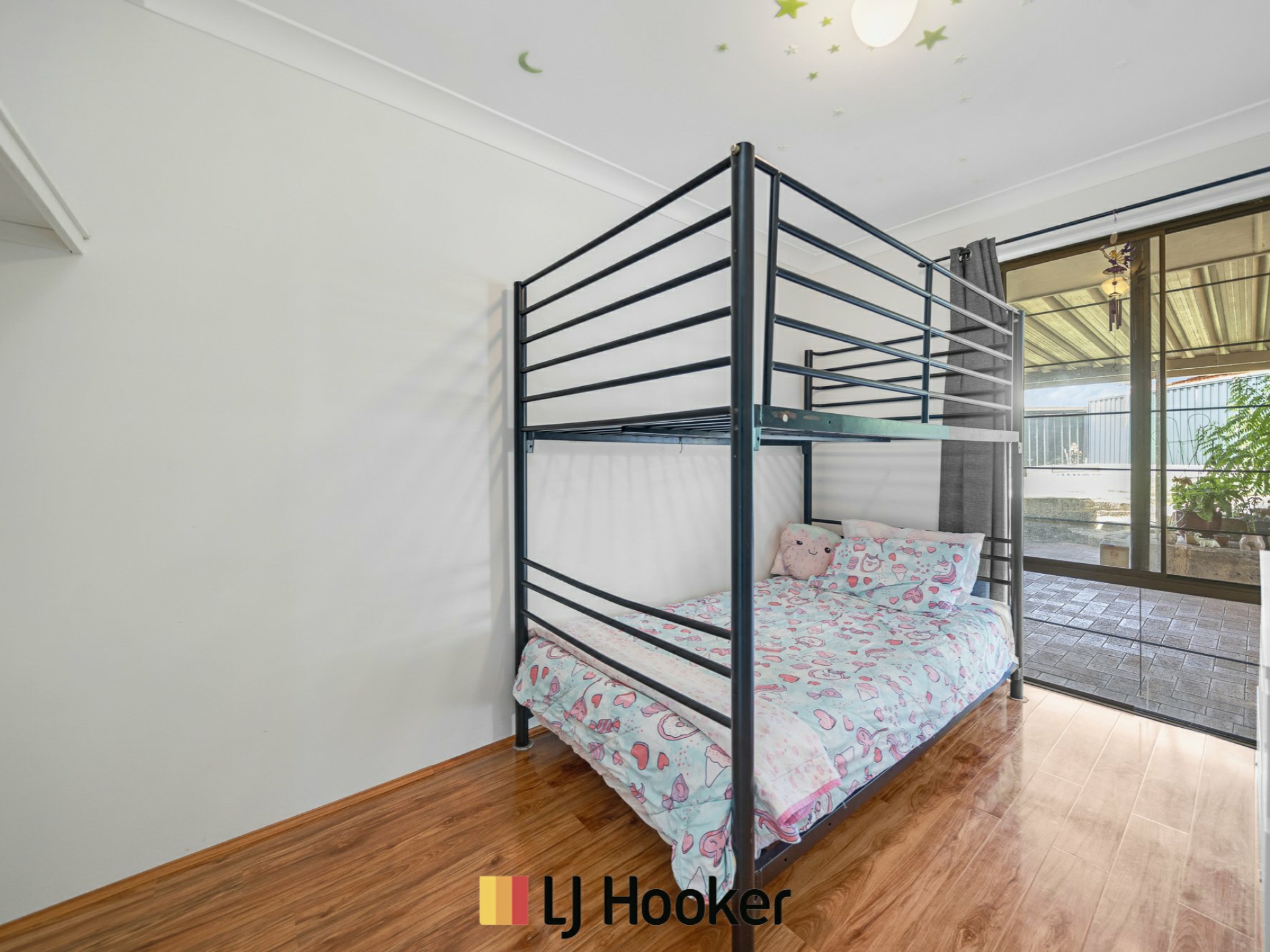6 Woodbine Terrrace, MIRRABOOKA