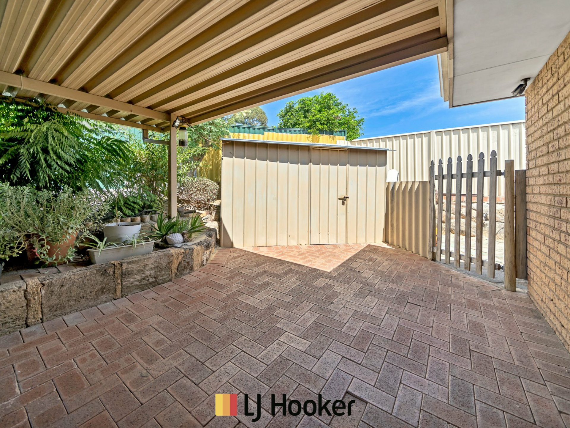 6 Woodbine Terrrace, MIRRABOOKA