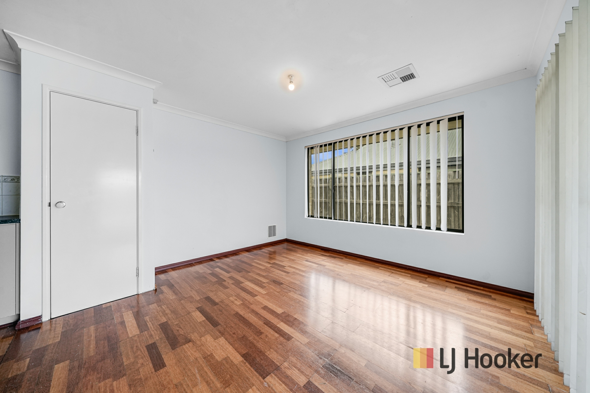 14 Carwell Avenue — photo 4 of 30