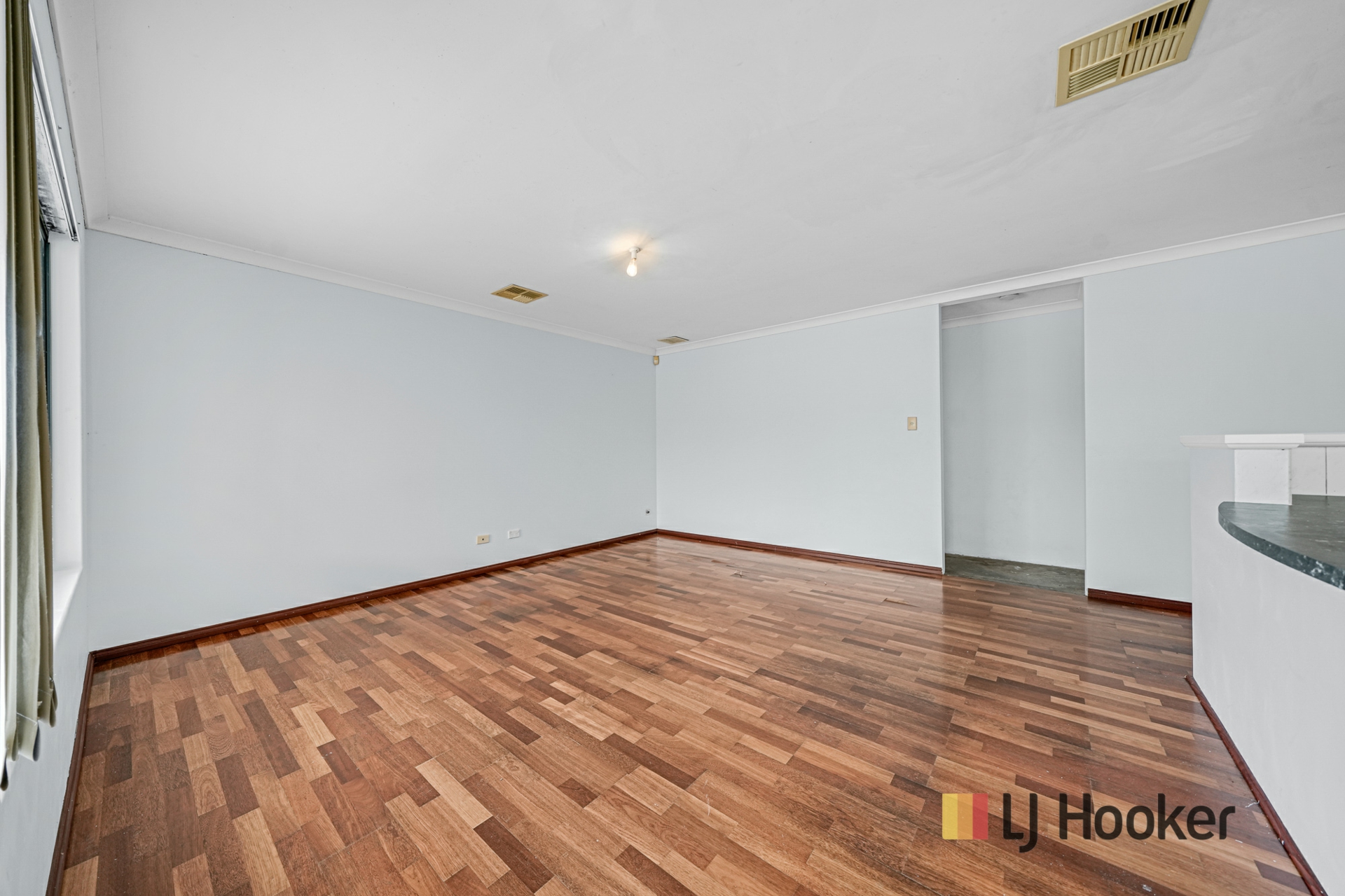 14 Carwell Avenue — photo 6 of 30