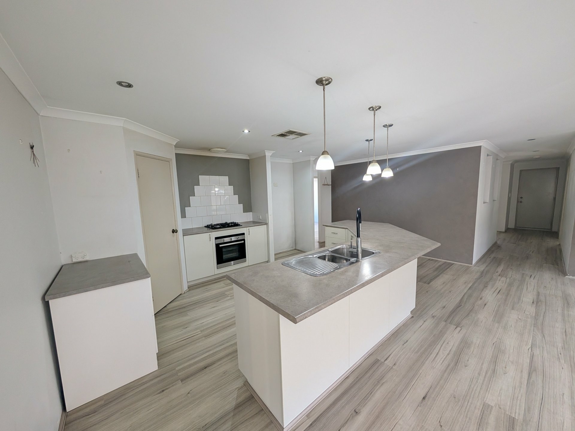 77 Joseph Banks Blvd — photo 7 of 30