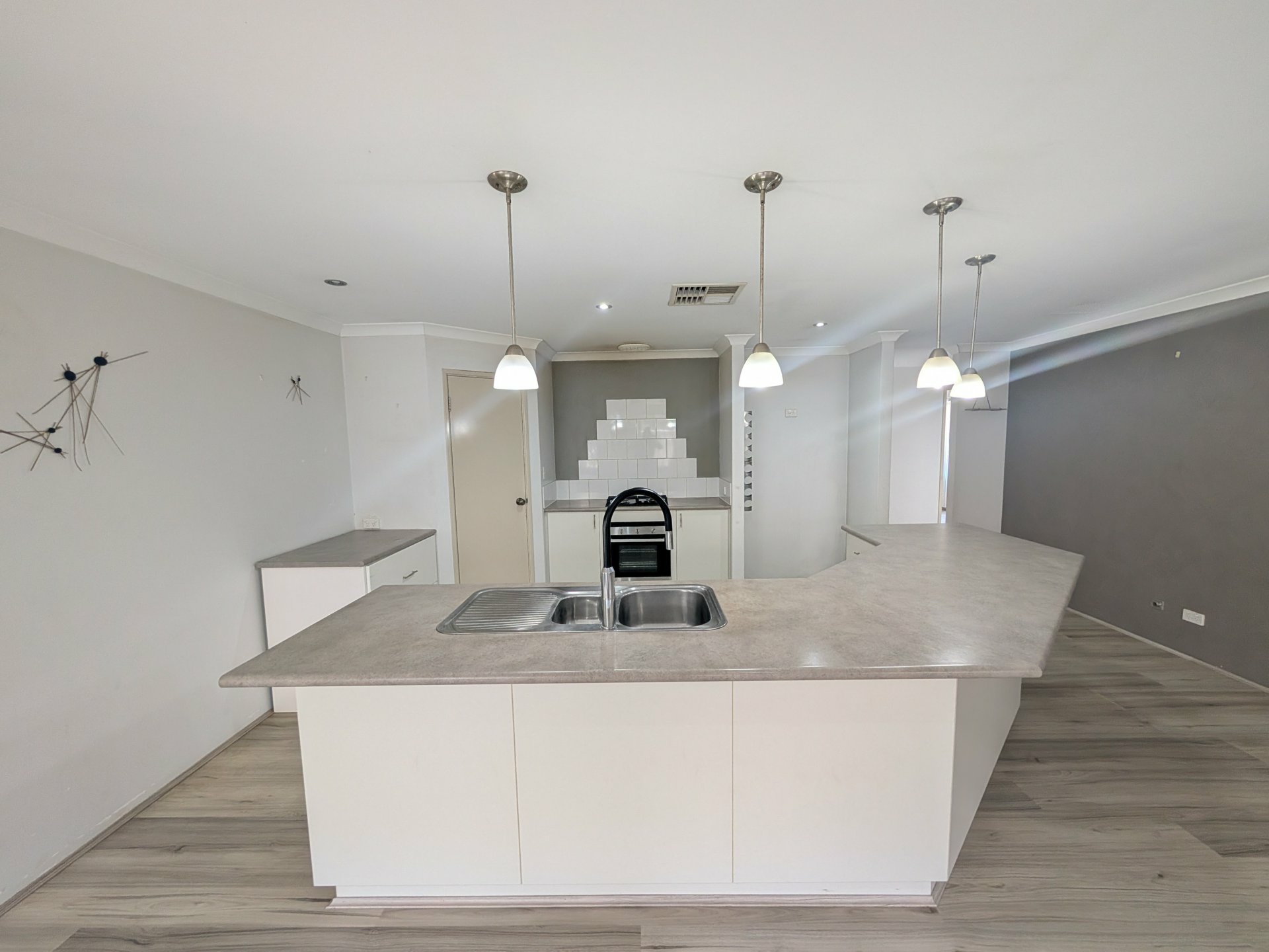 77 Joseph Banks Blvd — photo 8 of 30