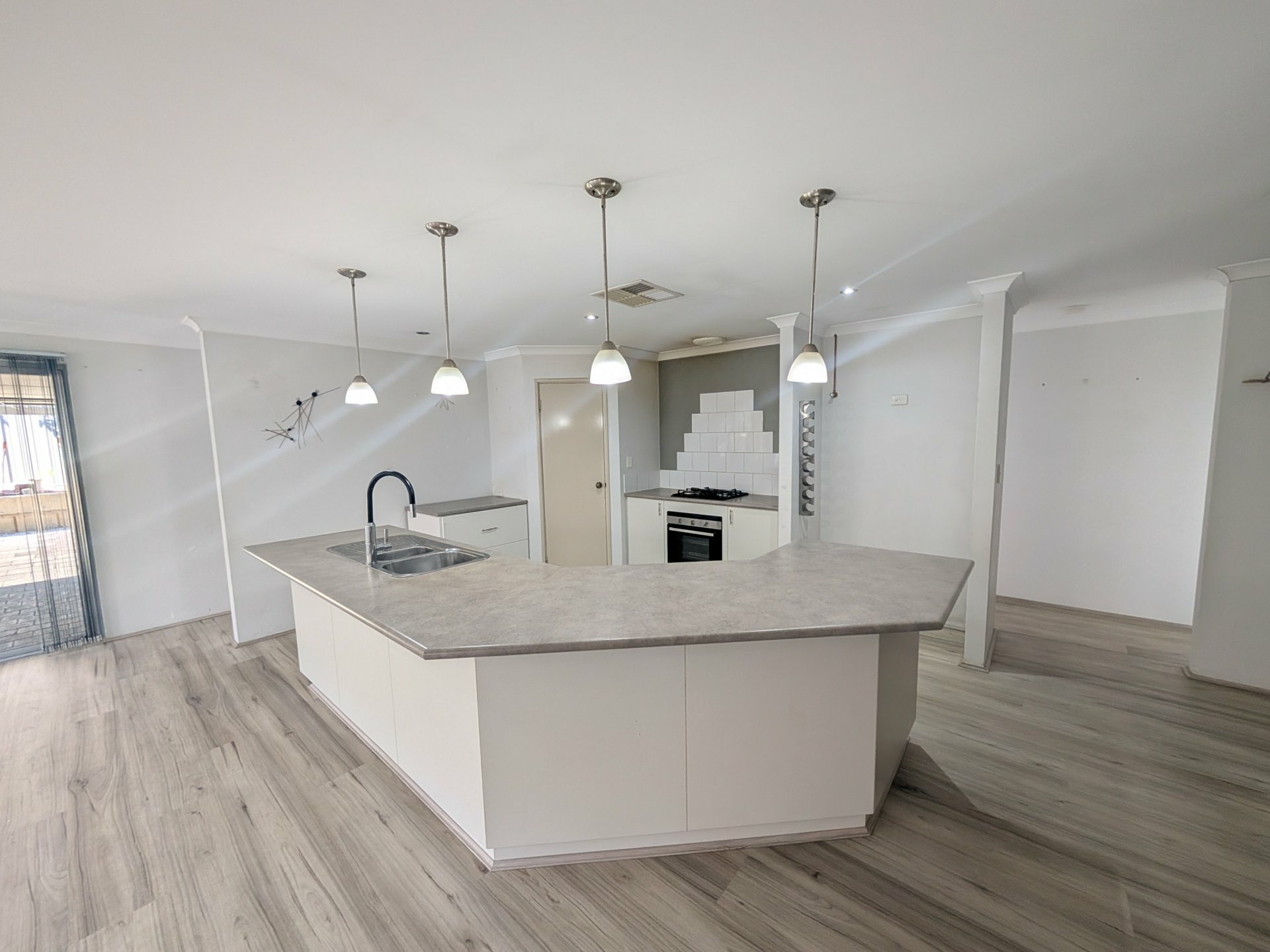 77 Joseph Banks Blvd — photo 9 of 30