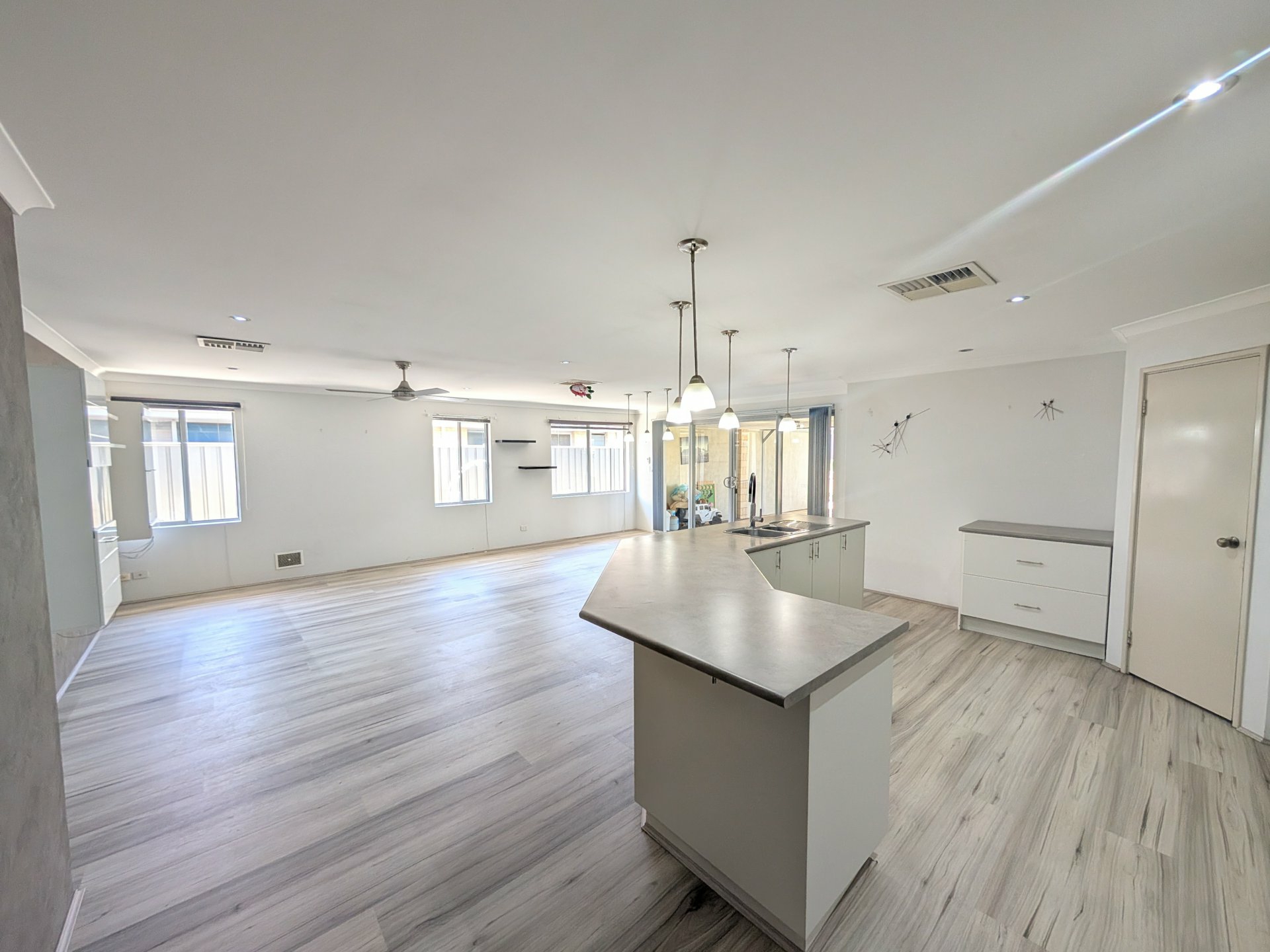 77 Joseph Banks Blvd — photo 10 of 30