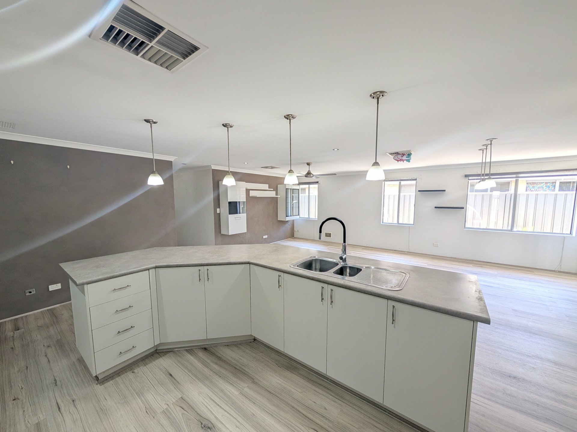 77 Joseph Banks Blvd — photo 11 of 30