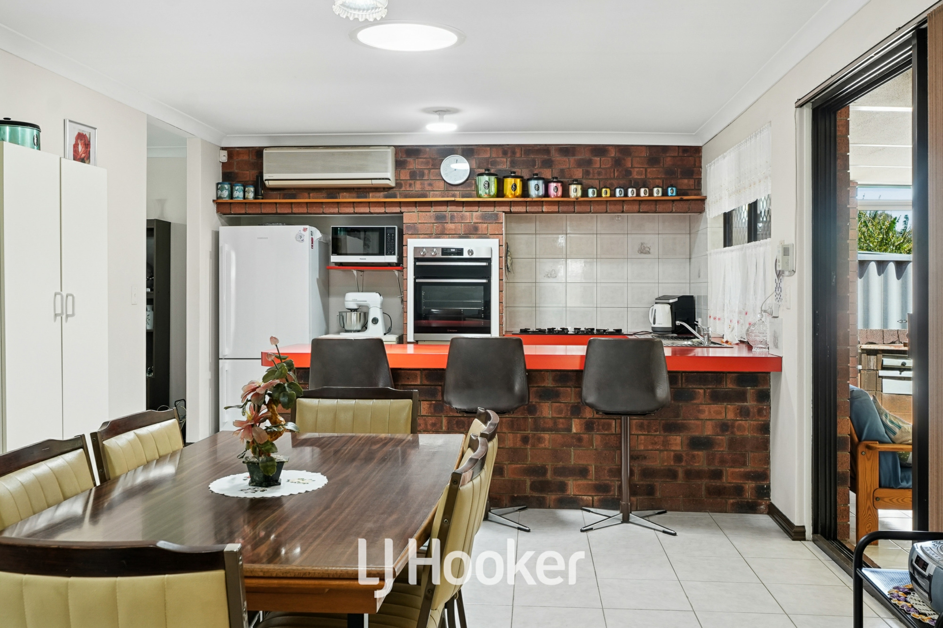 58 Honeywell Boulevard — photo 6 of 30