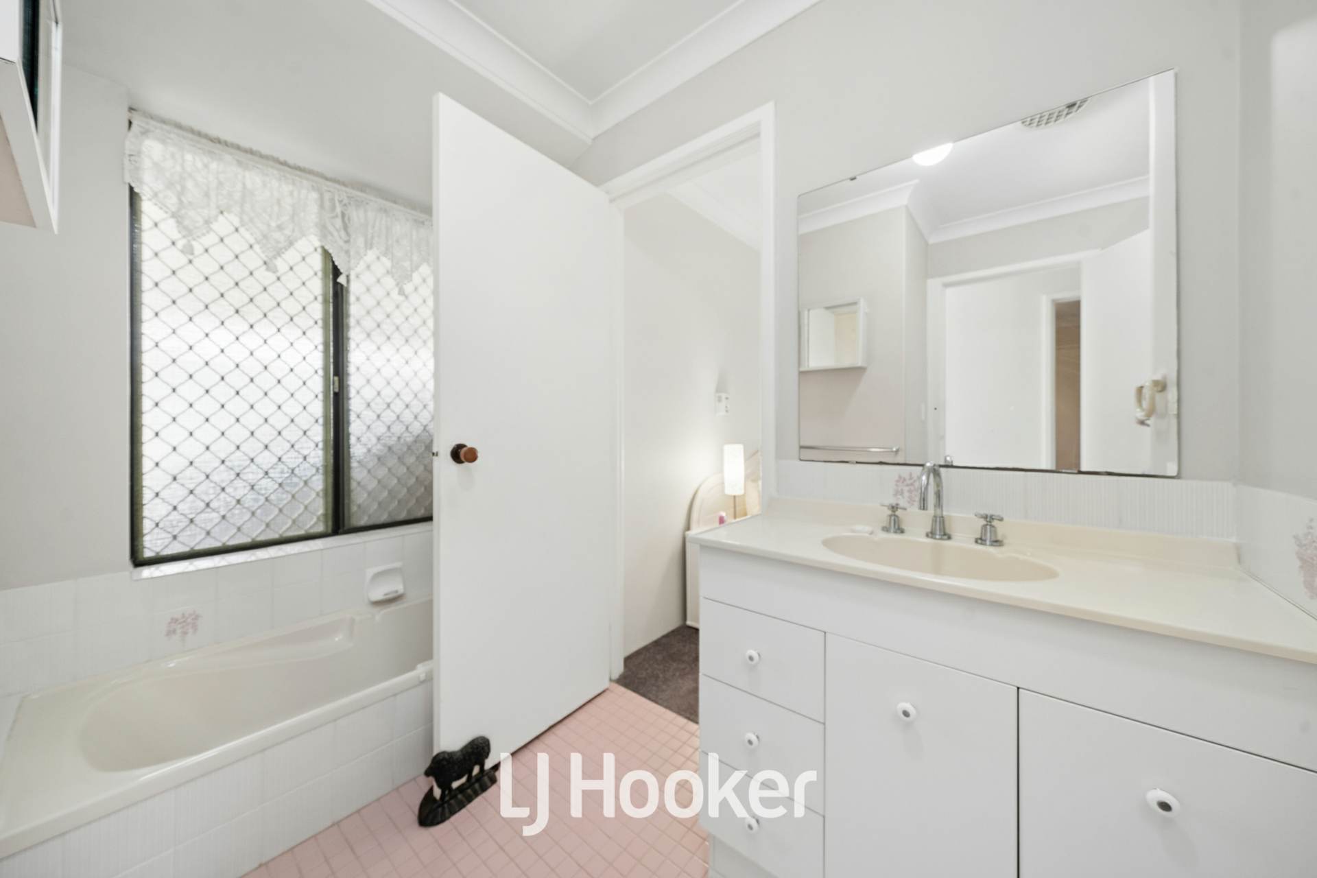58 Honeywell Boulevard — photo 12 of 30
