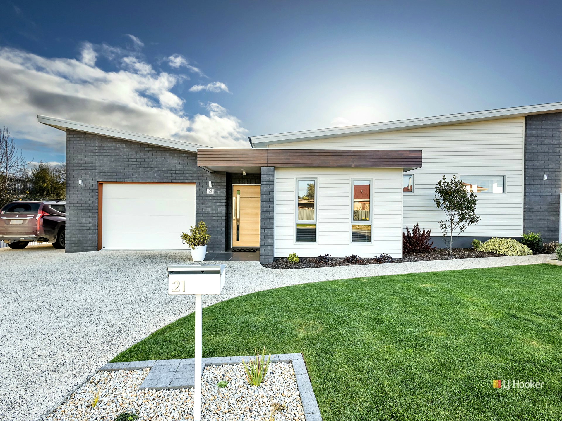 21 Bluewater Crescent, WYNYARD