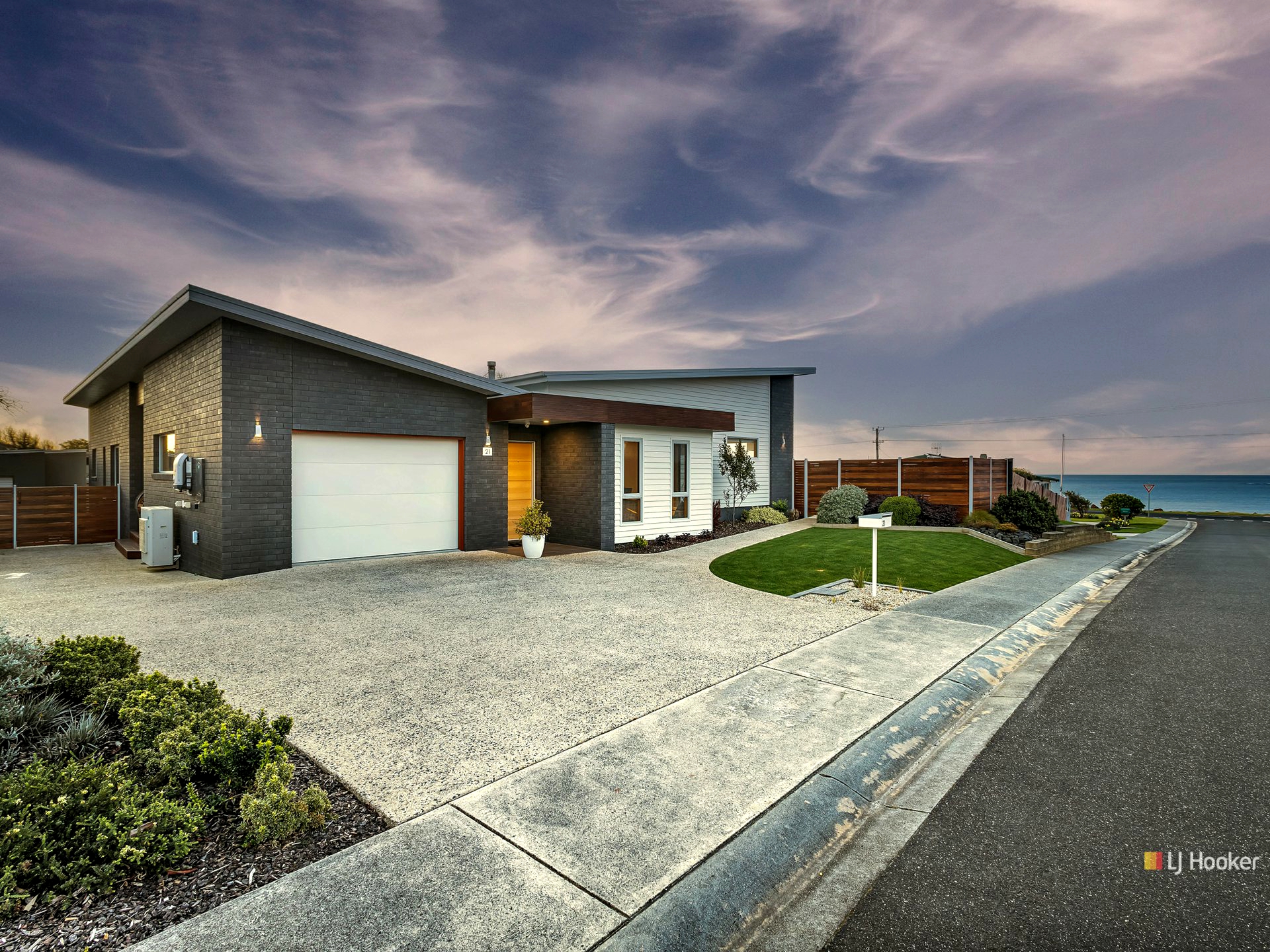 21 Bluewater Crescent, WYNYARD