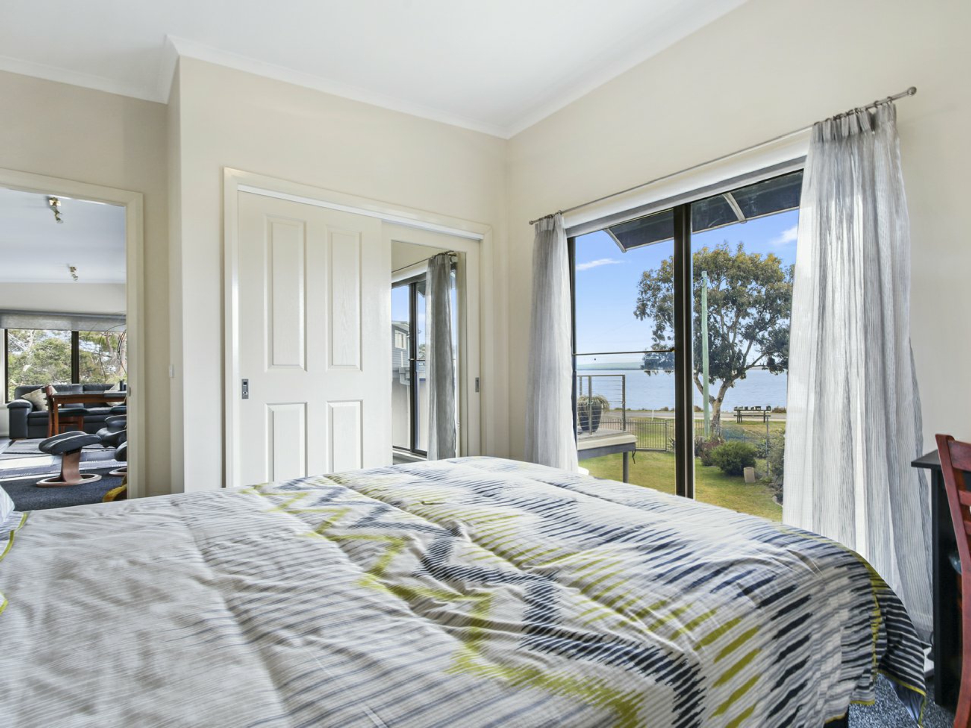 205 Western Boulevard, RAYMOND ISLAND