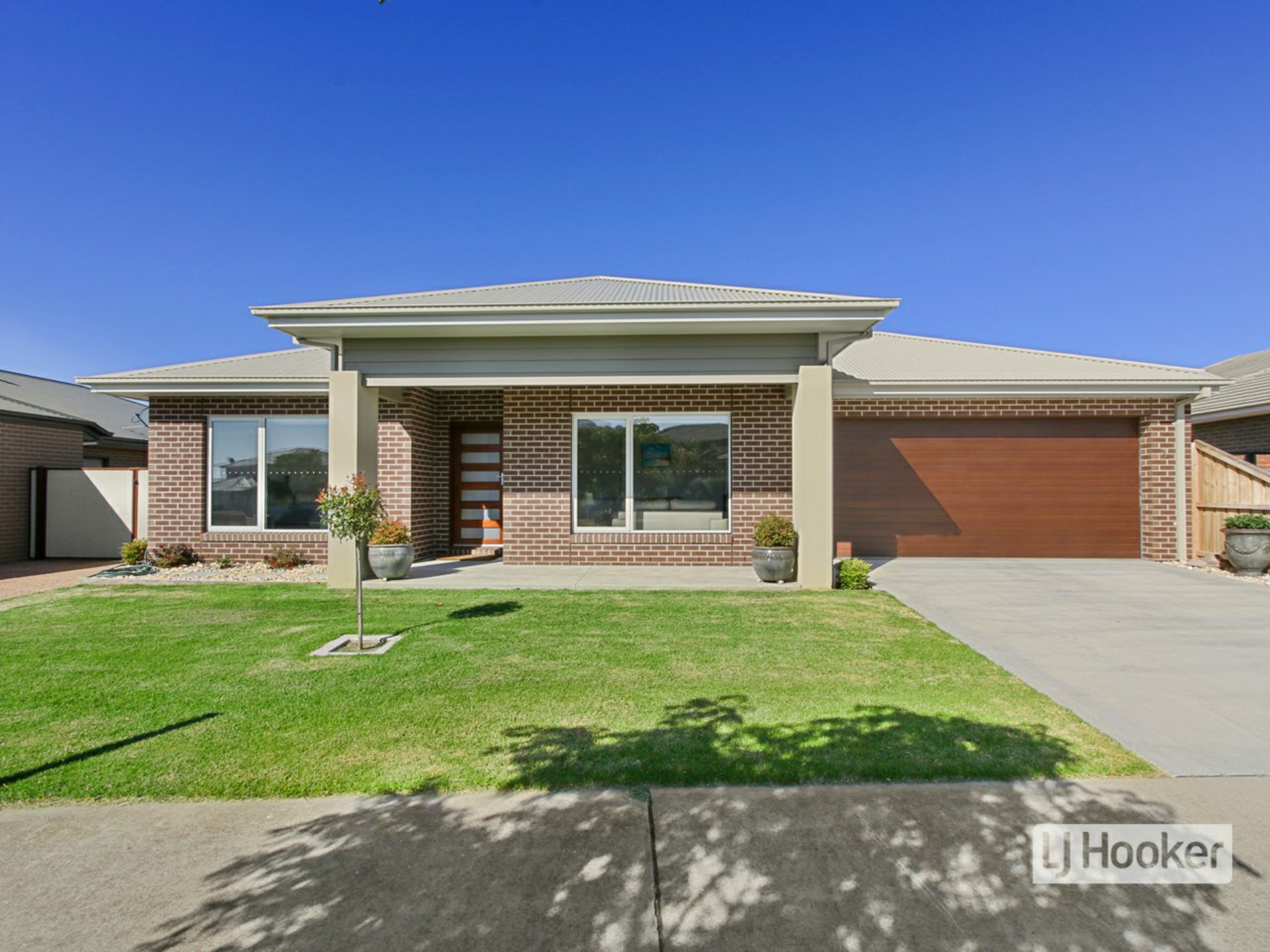 3 The Crescent, Eagle Point