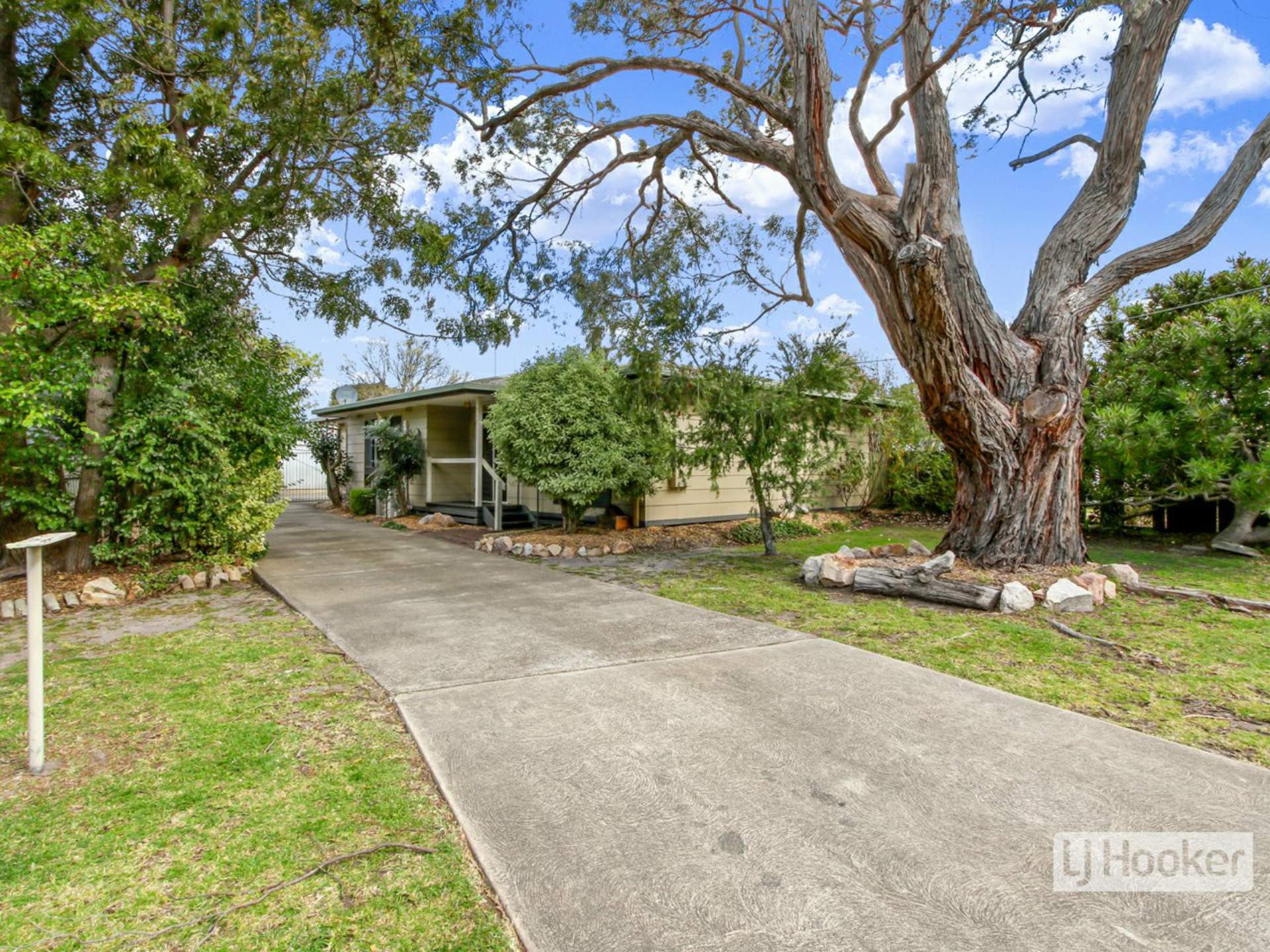 53 School Road, Eagle Point