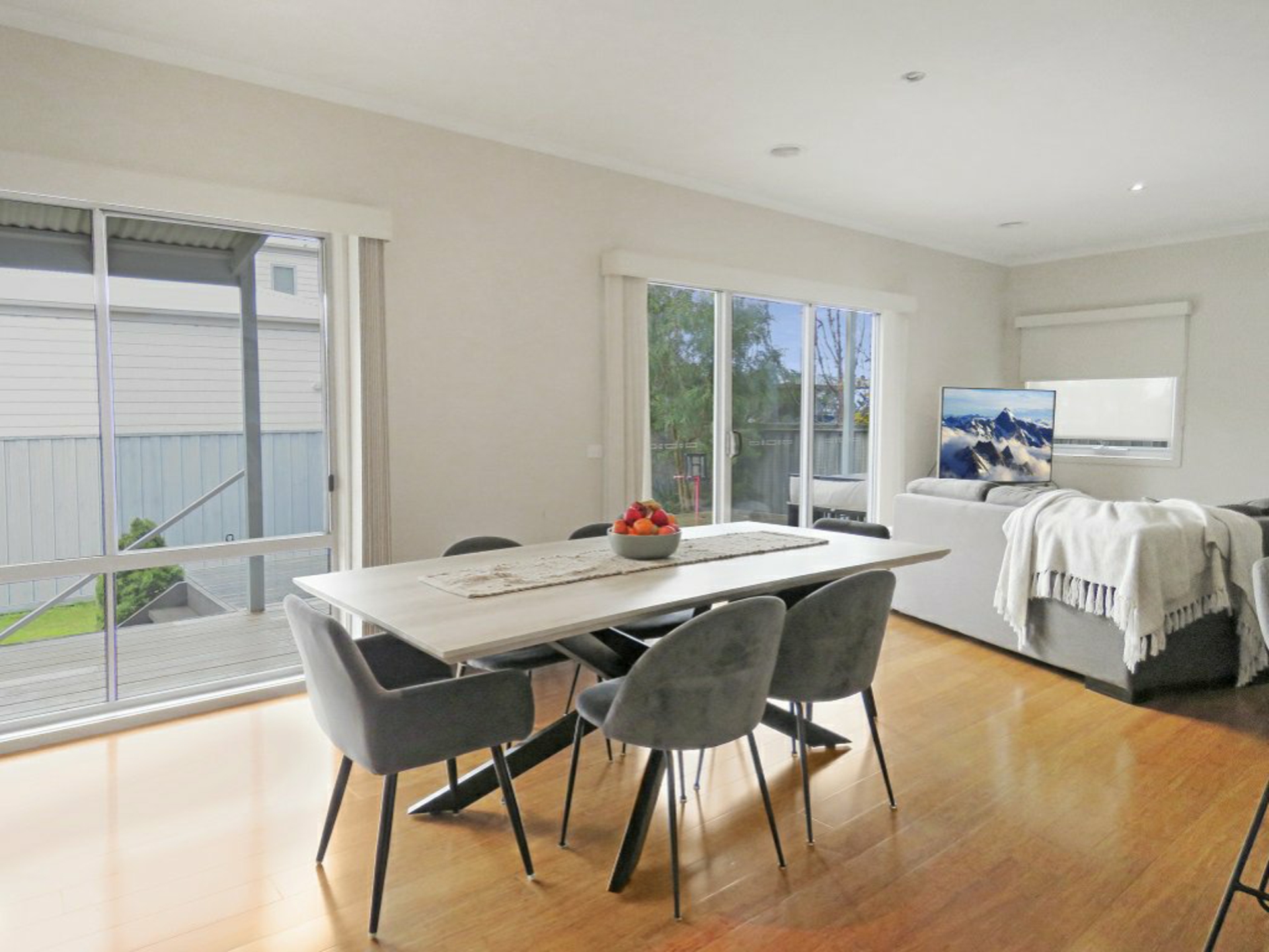House 2/157 Bay Road — photo 4 of 18