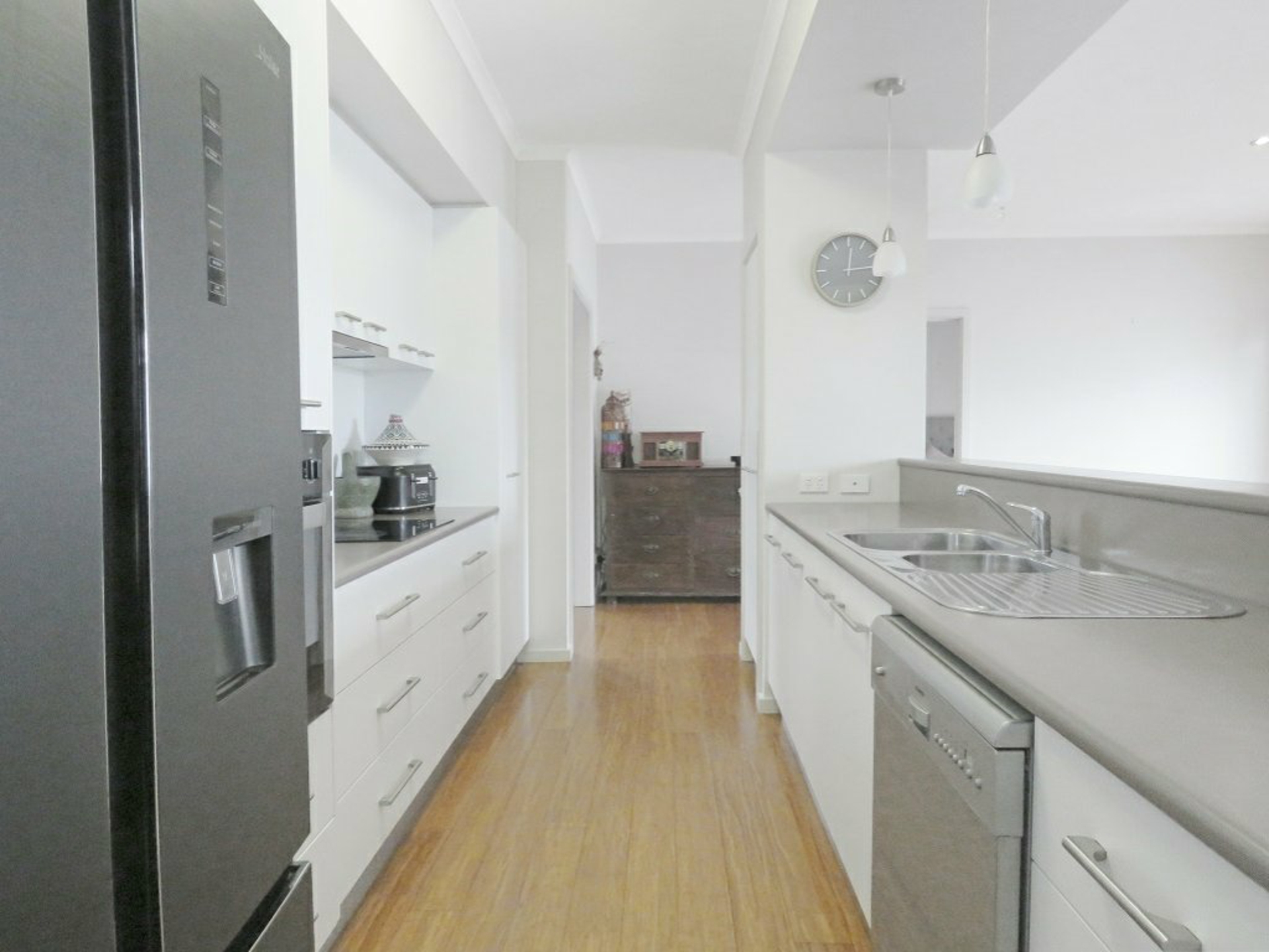 House 2/157 Bay Road — photo 6 of 18