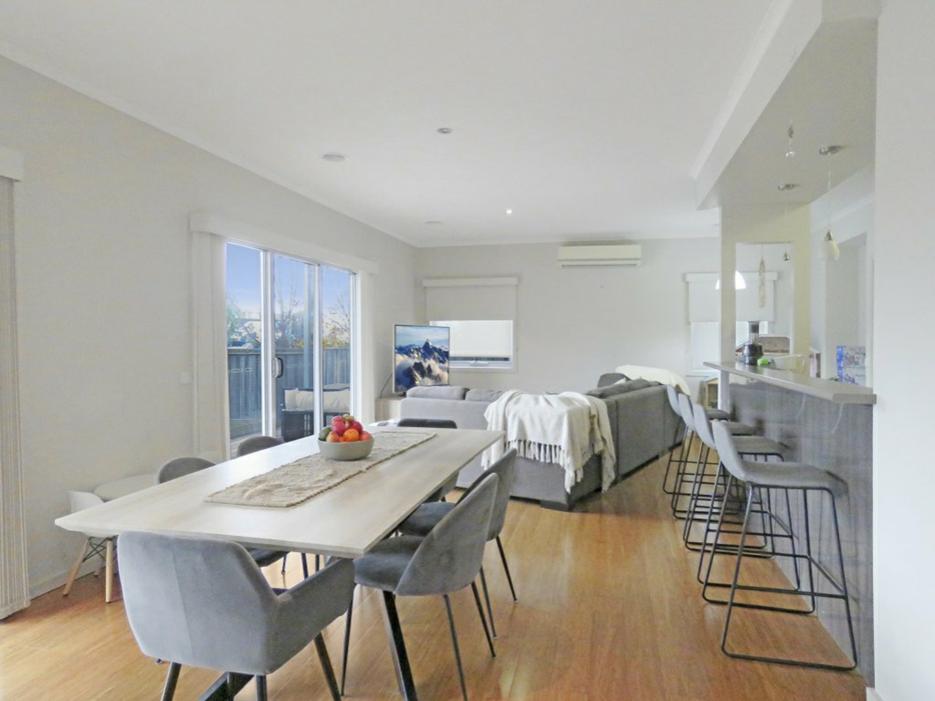 House 2/157 Bay Road — photo 7 of 18