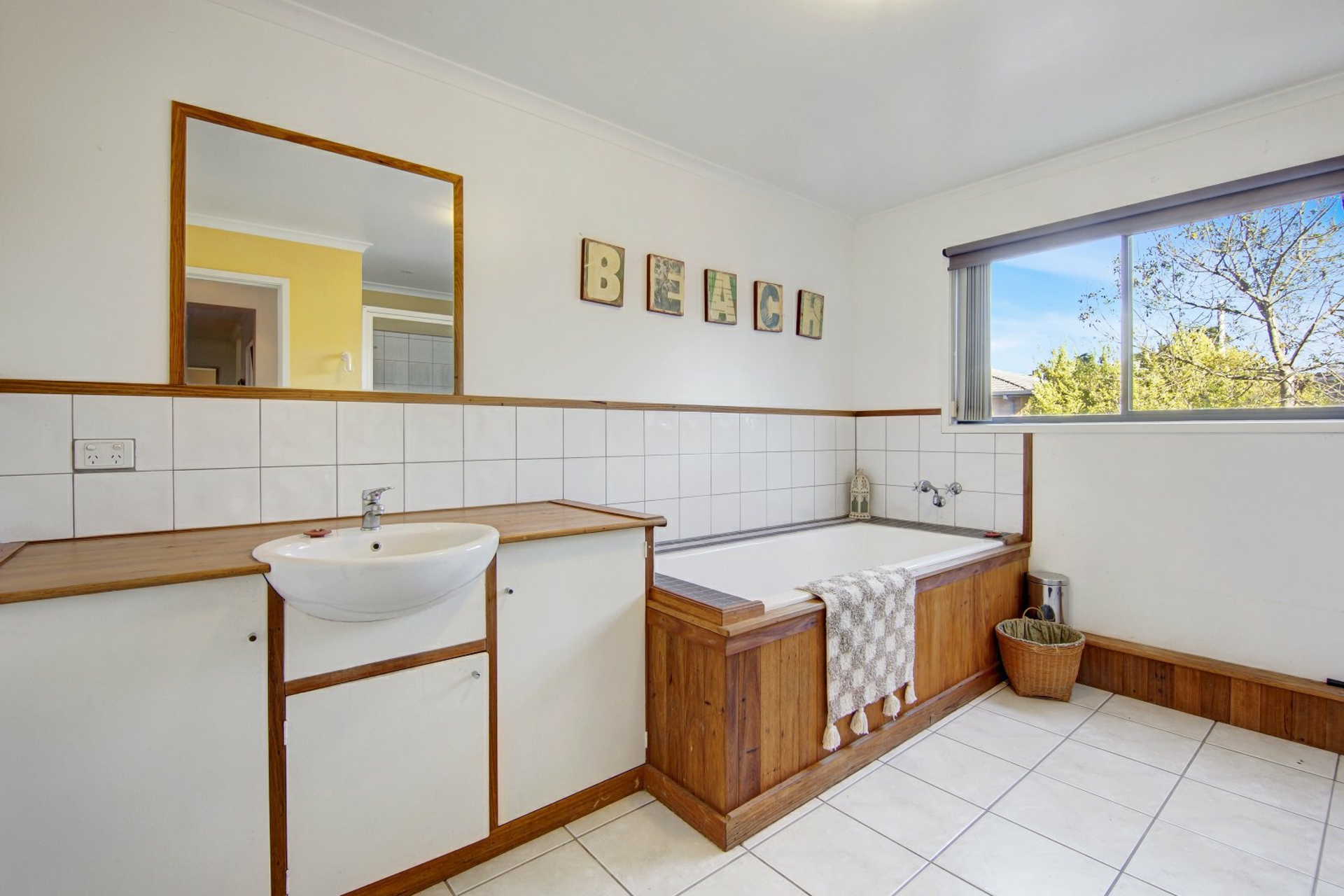 11 Marina Drive, PAYNESVILLE