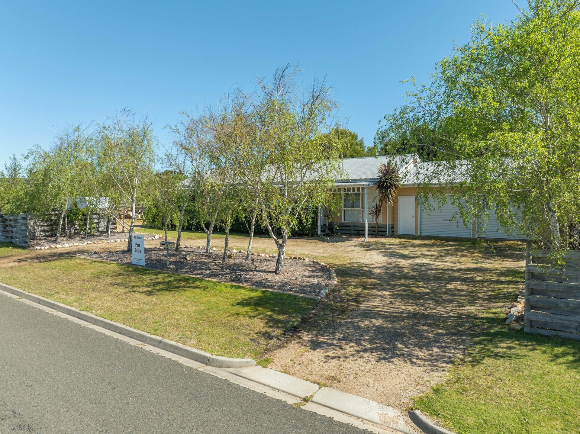 10 & 10A Lake Fair Rise Newlands Arm VIC House for Sale LJ Hooker