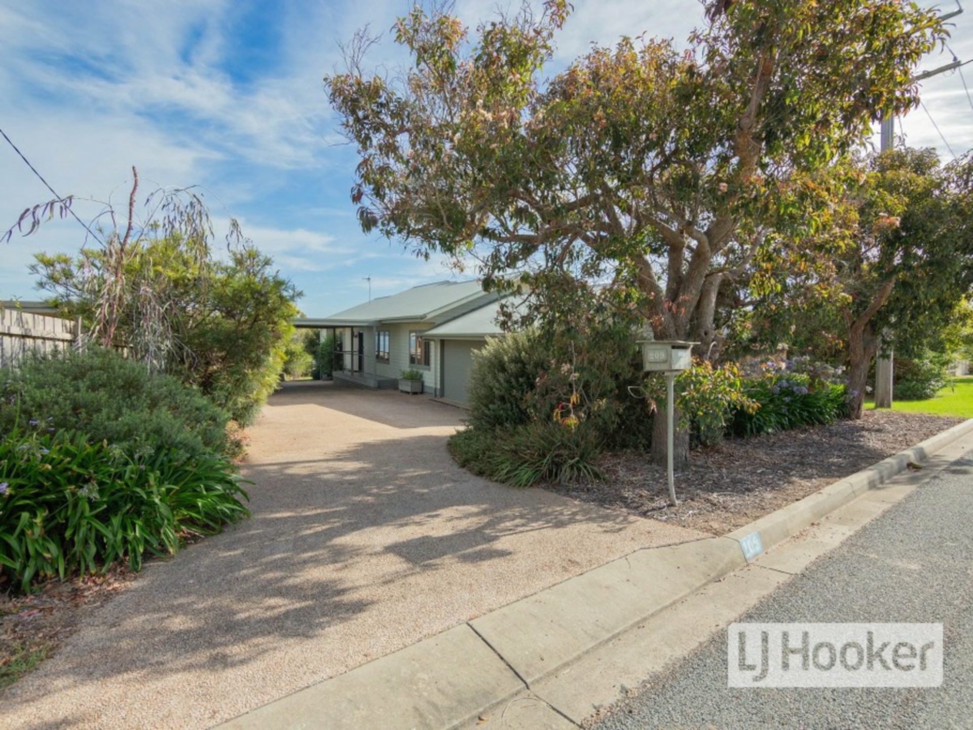 209 Bay Road, EAGLE POINT