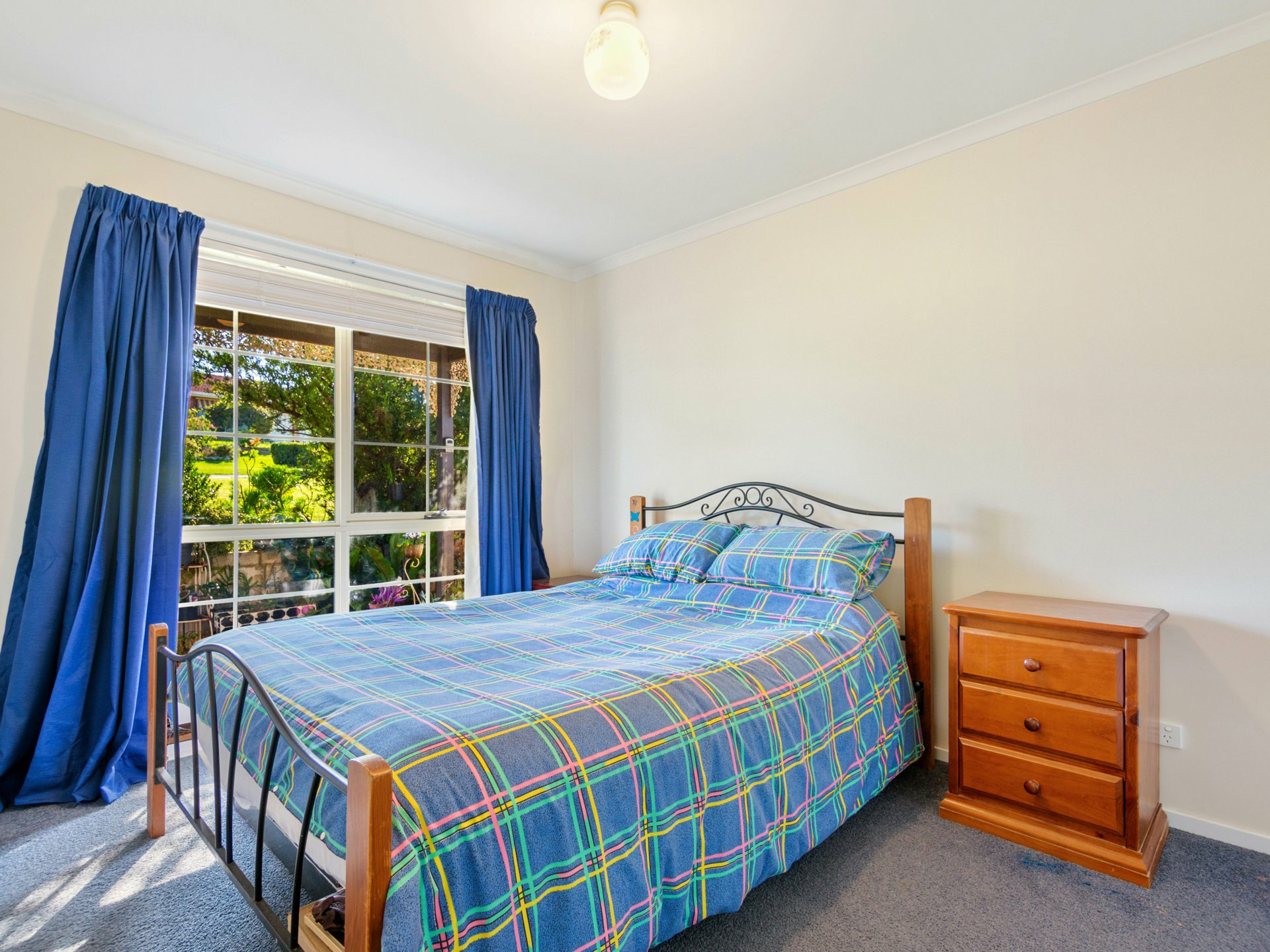 61 Stirling Drive, LAKES ENTRANCE