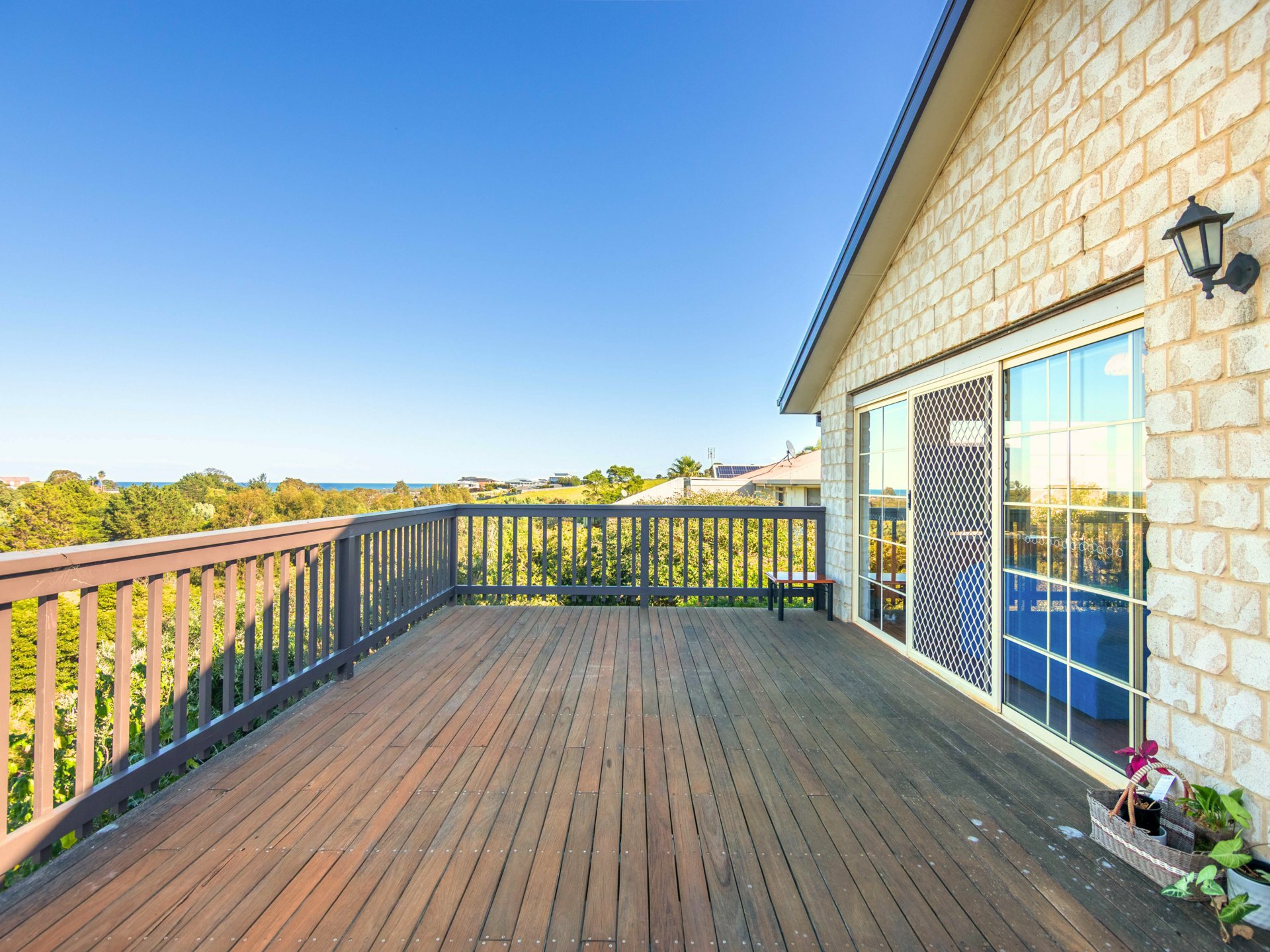 61 Stirling Drive, LAKES ENTRANCE