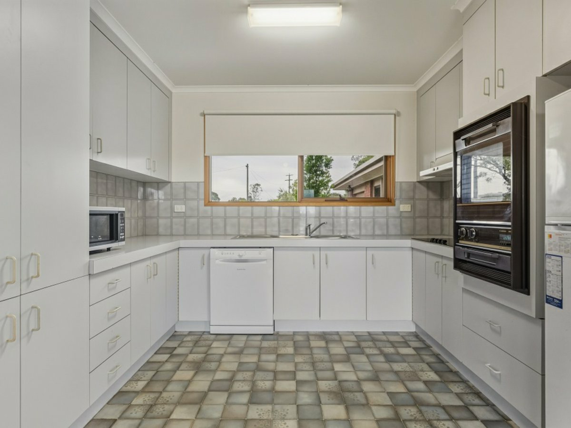 52 Fort King Road — photo 4 of 19
