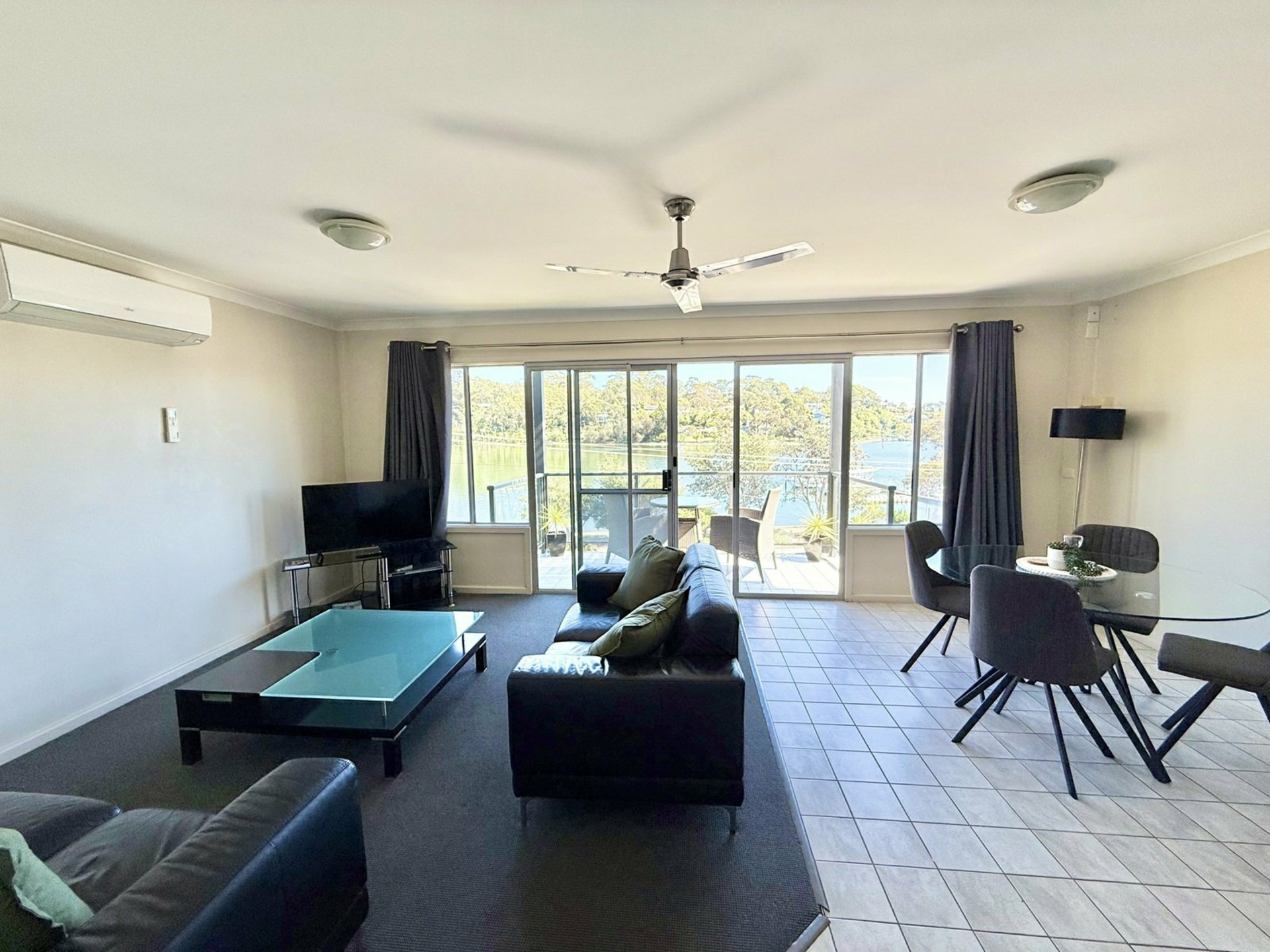 Apartment 3/142 Marine Parade — photo 4 of 22