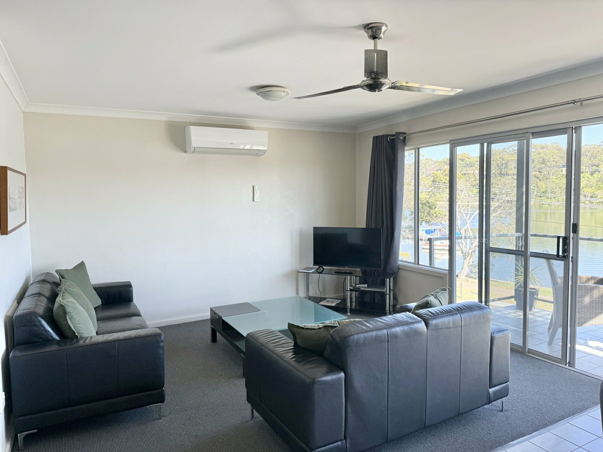 Apartment 3/142 Marine Parade — photo 5 of 22