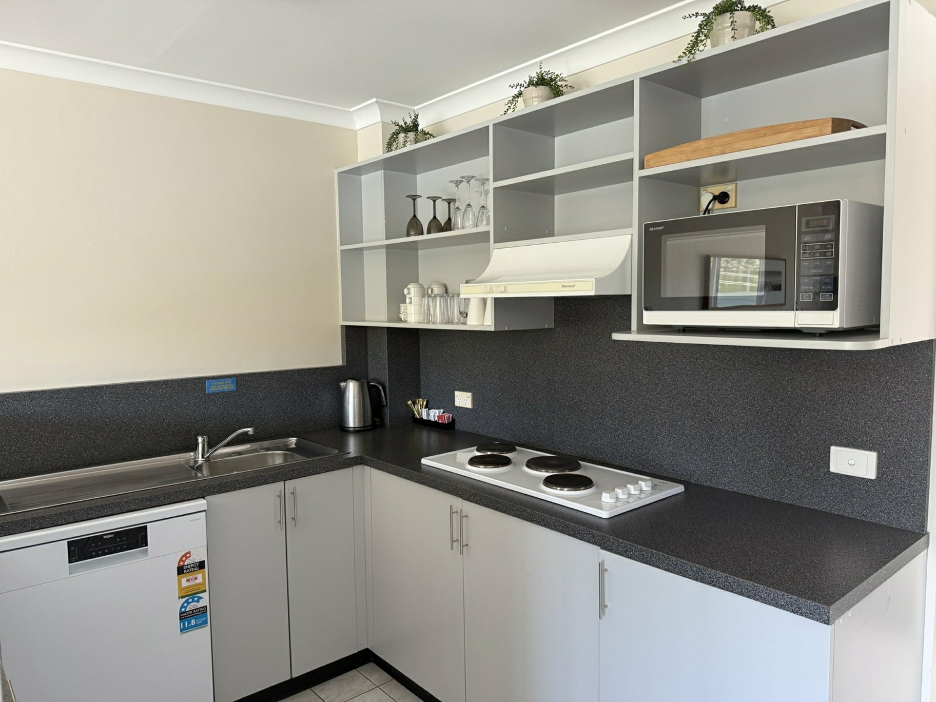 Apartment 3/142 Marine Parade — photo 10 of 22