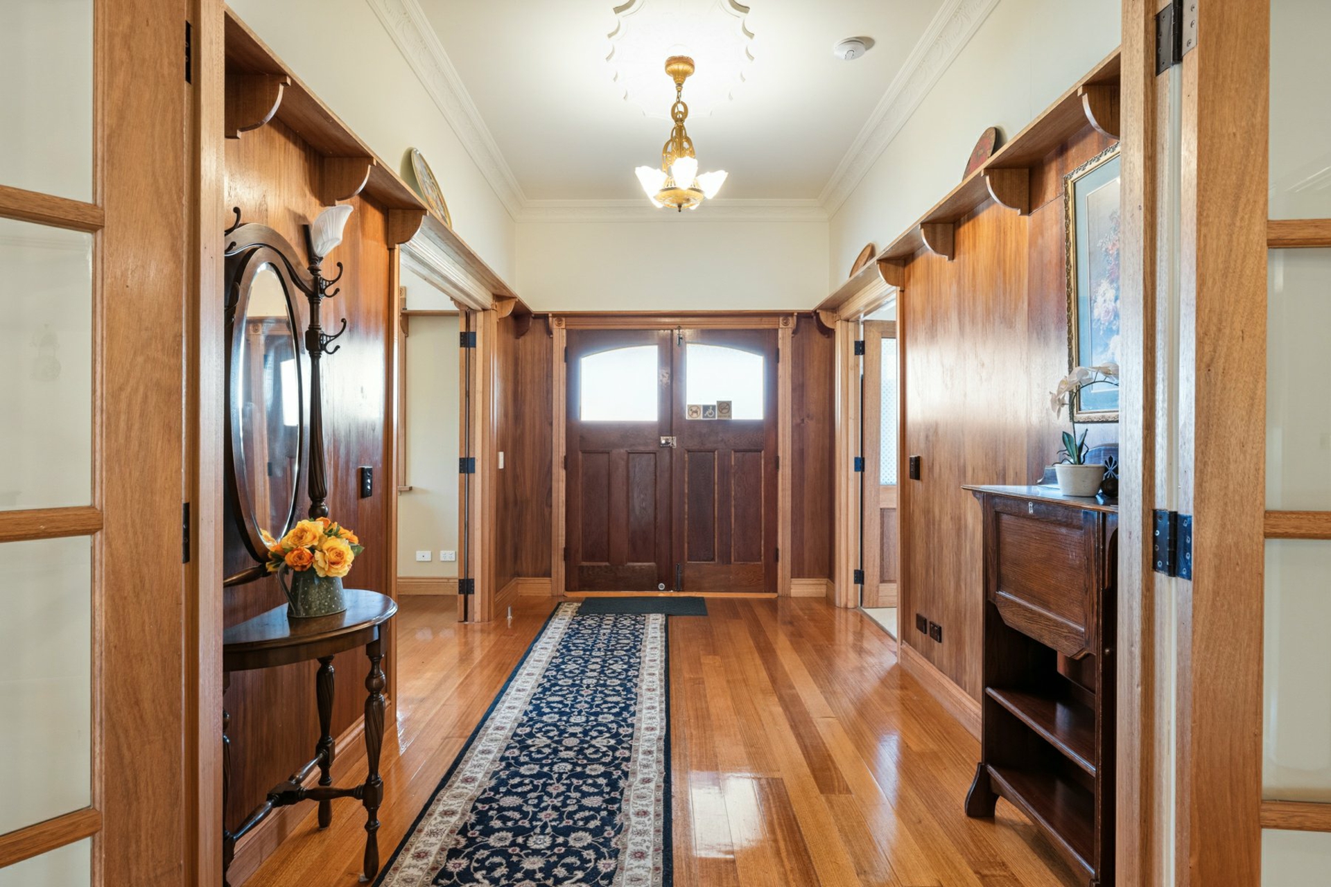 42 Victoria Street — photo 2 of 21