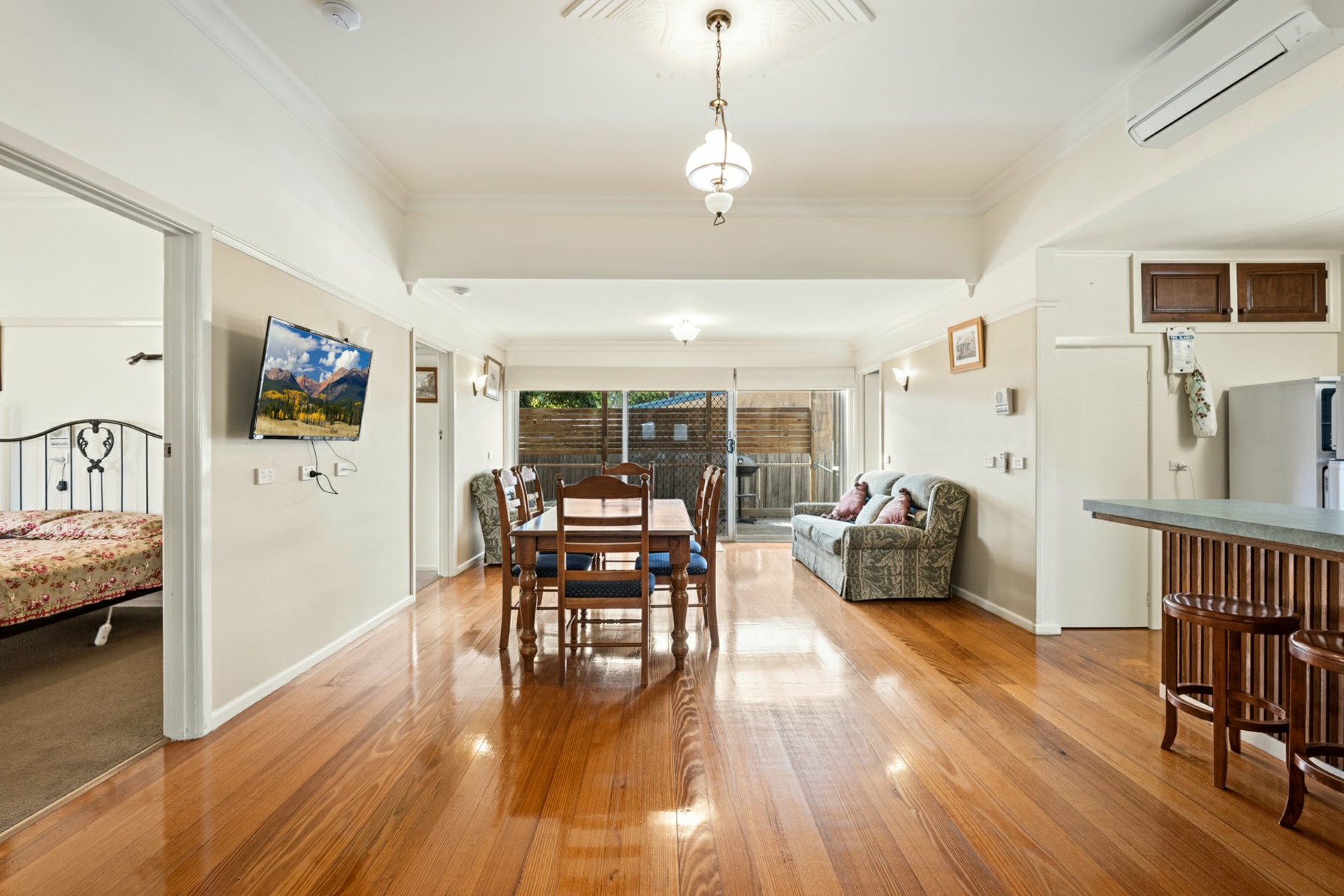 42 Victoria Street — photo 4 of 21