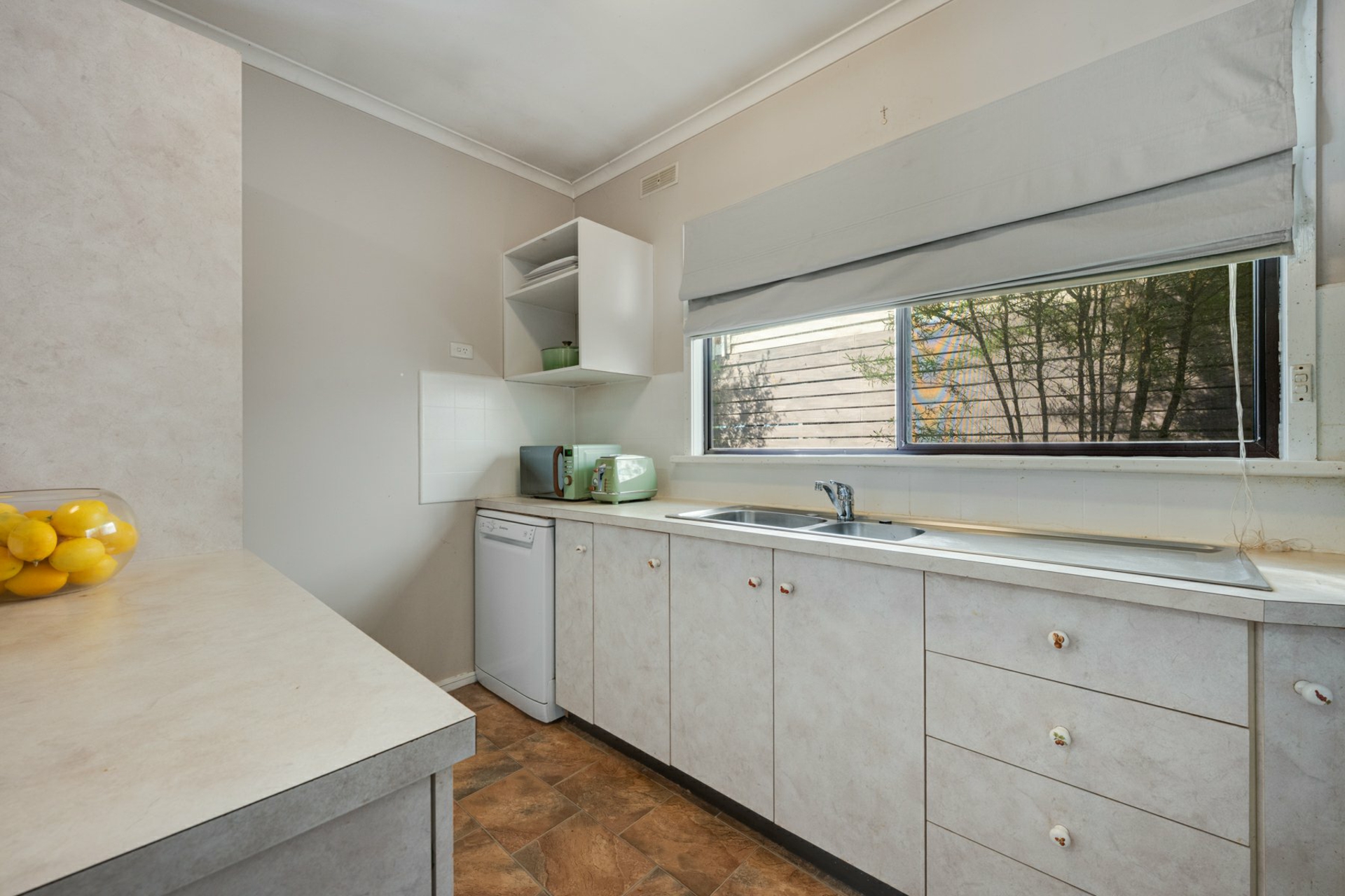 14 Tait Street — photo 9 of 20